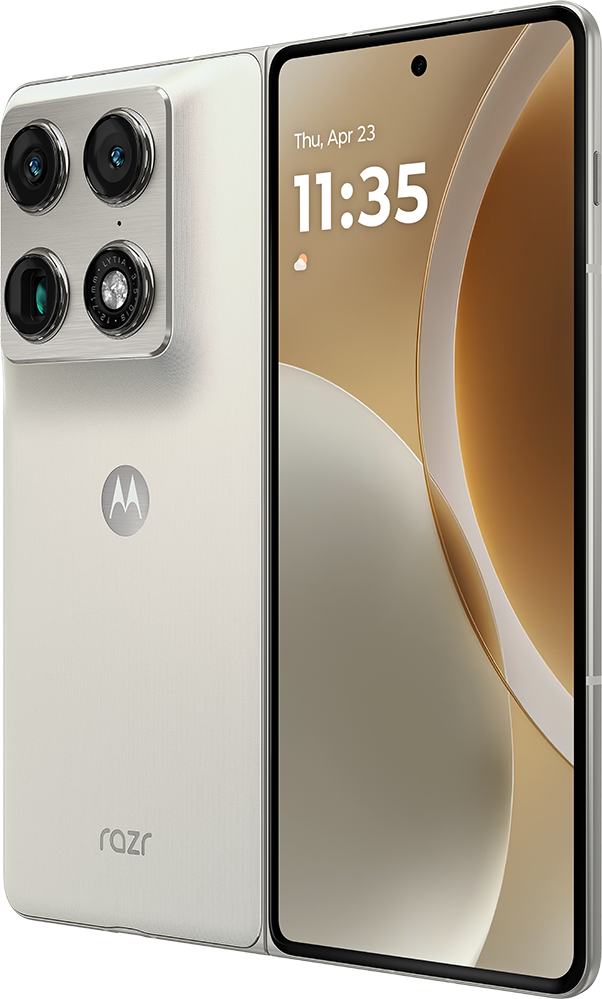 Egy fehér Motorola Razr okostelefon négy kamerával és kijelzővel. Zárt állapotban van.