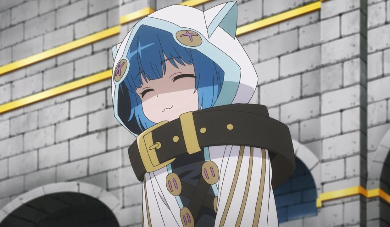 Ein lächelndes Anime-Mädchen mit blauen Haaren trägt einen weißen Kapuzenmantel mit Katzenohren.