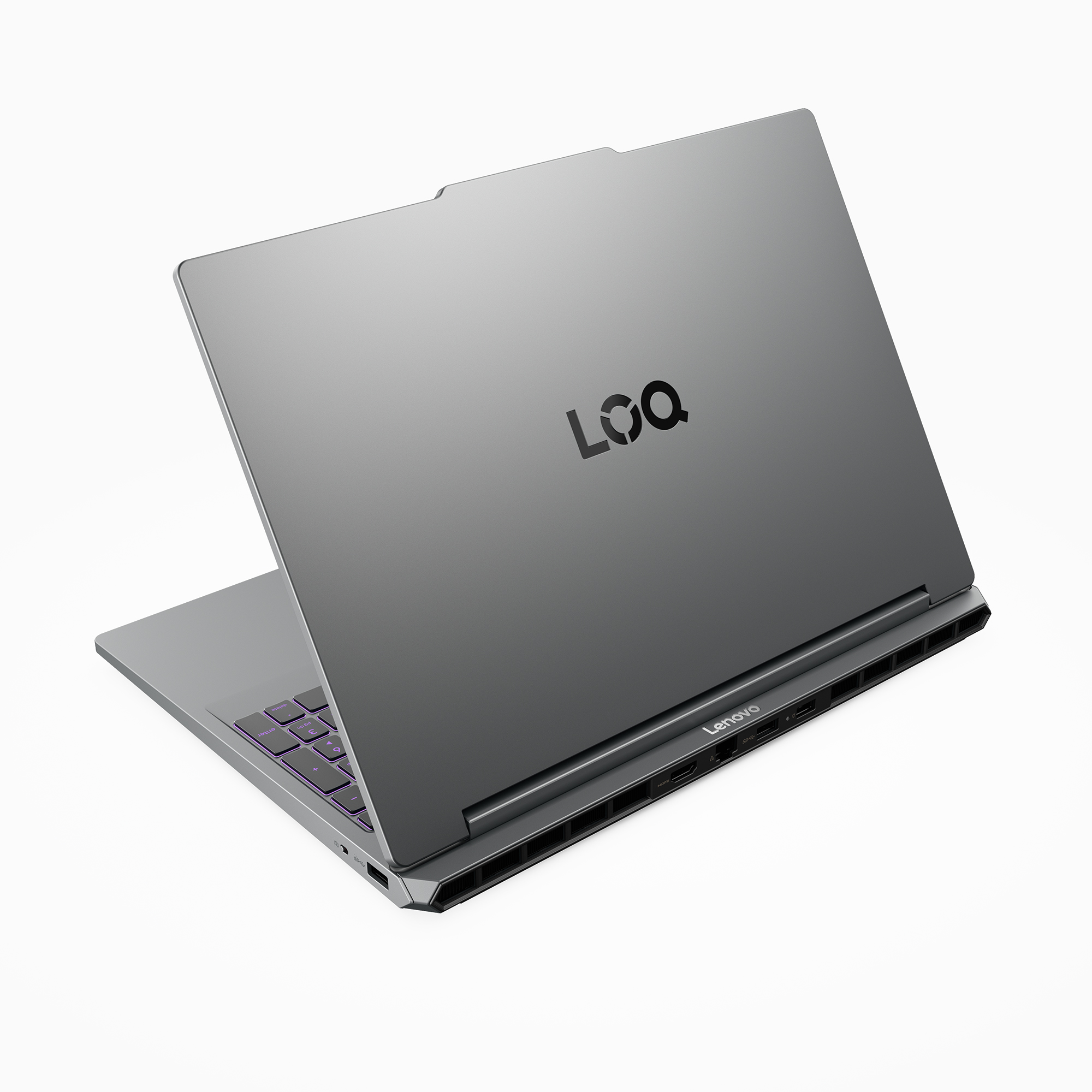 Beyaz zeminde, LOQ logolu kapalı gri Lenovo dizüstü bilgisayar.