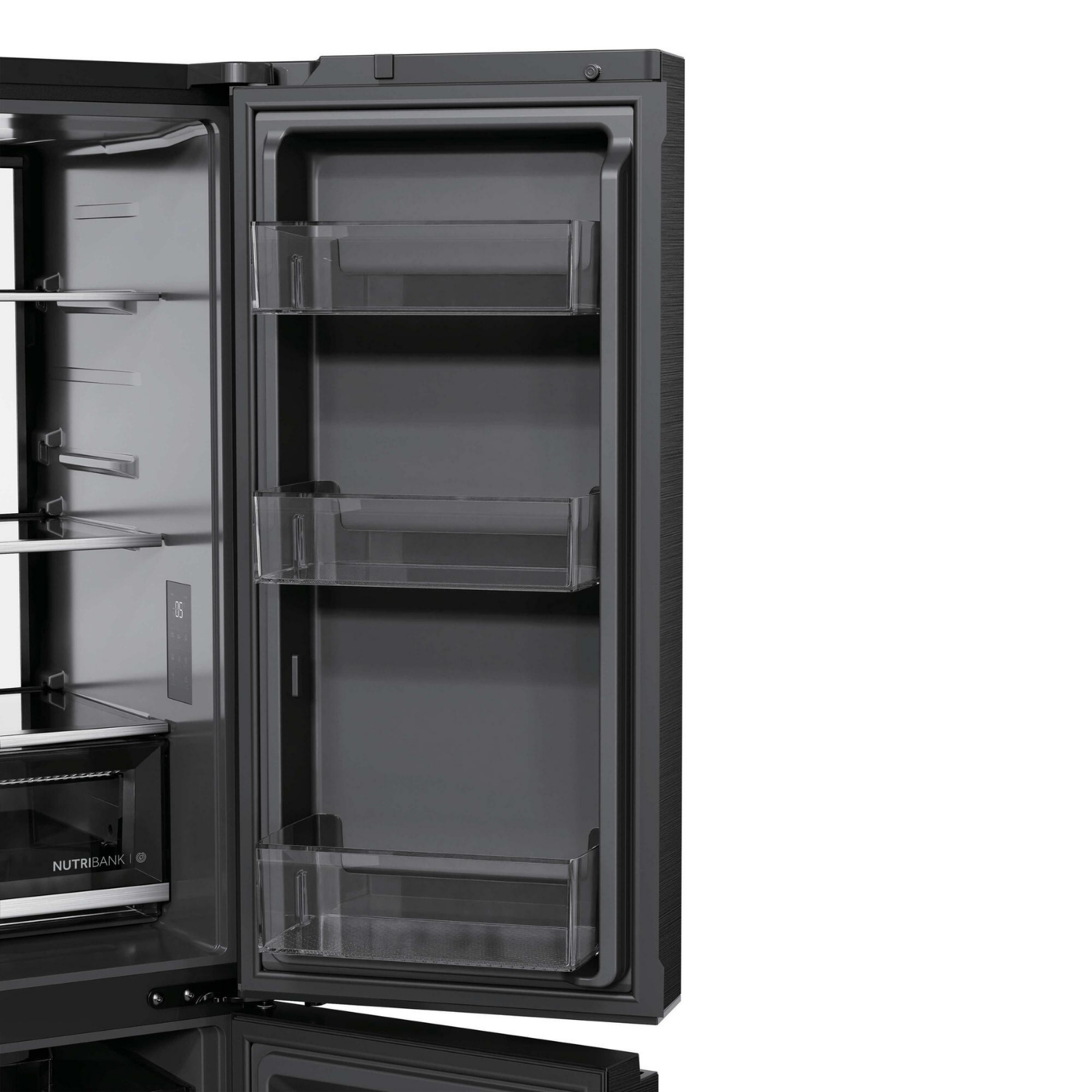 Puerta de refrigerador negra abierta con estantes y cajones.