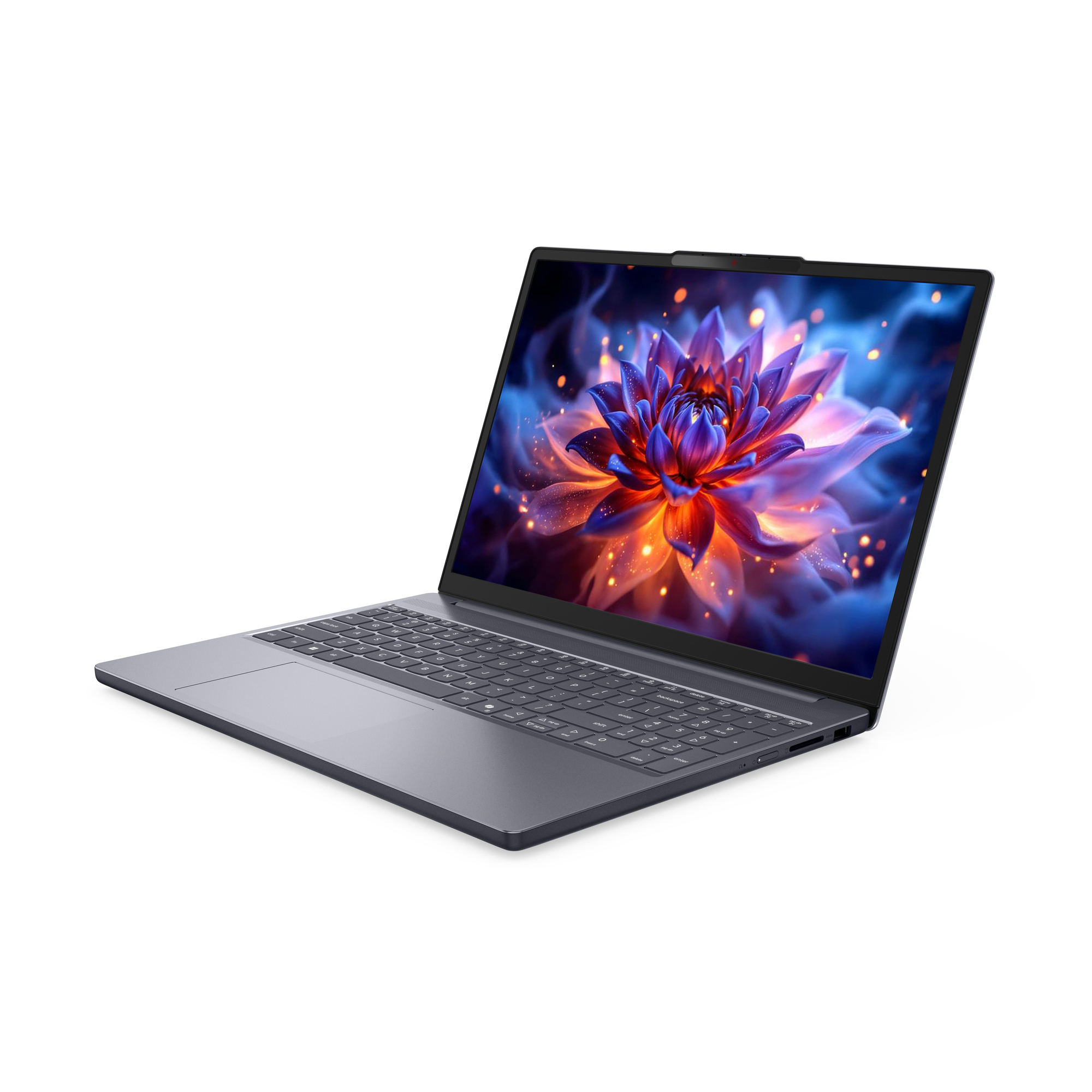 Un laptop aperto che mostra un fiore colorato sullo schermo, su sfondo bianco.