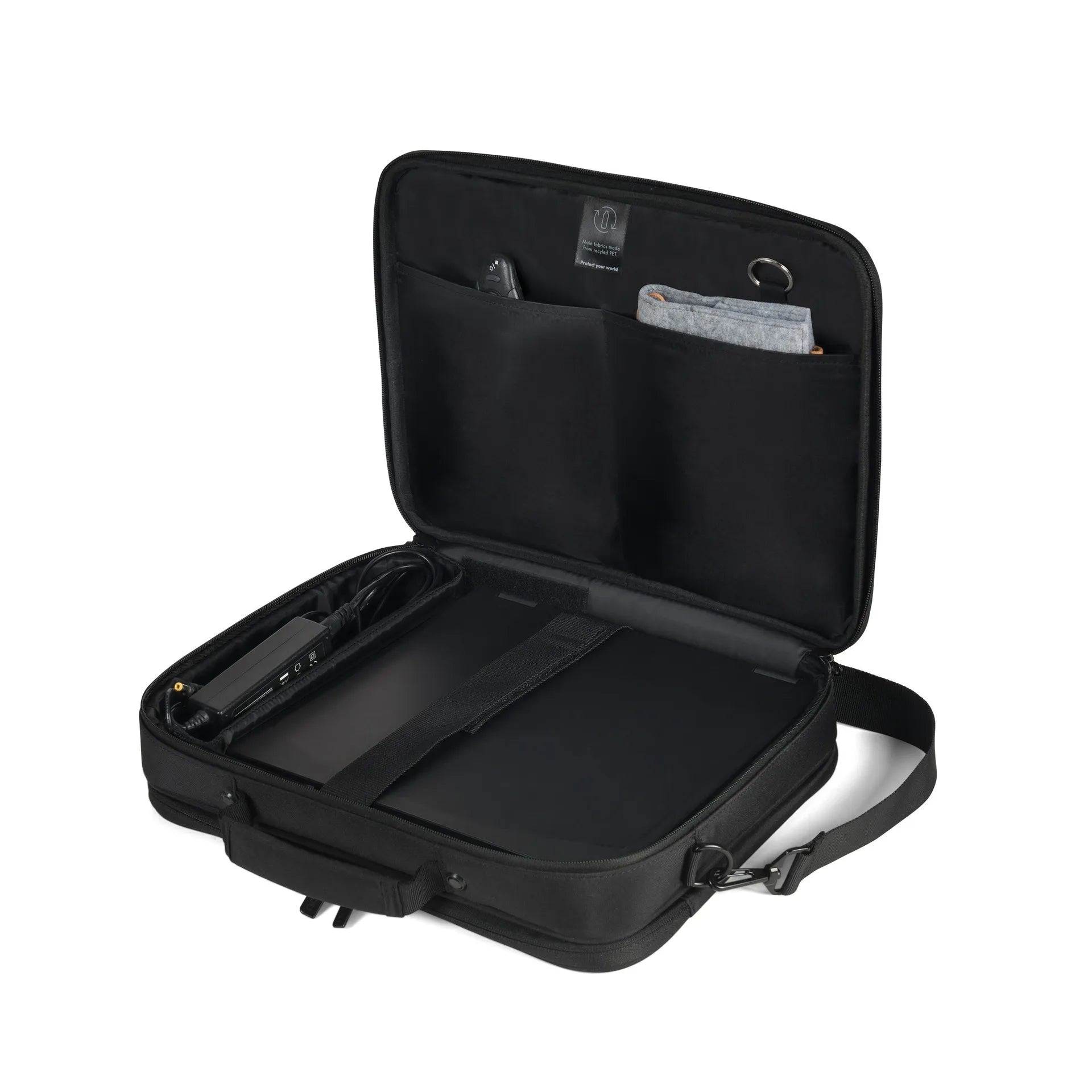 Fekete, nyitott laptop táska, benne laptop, tápegység és kis rekeszek.