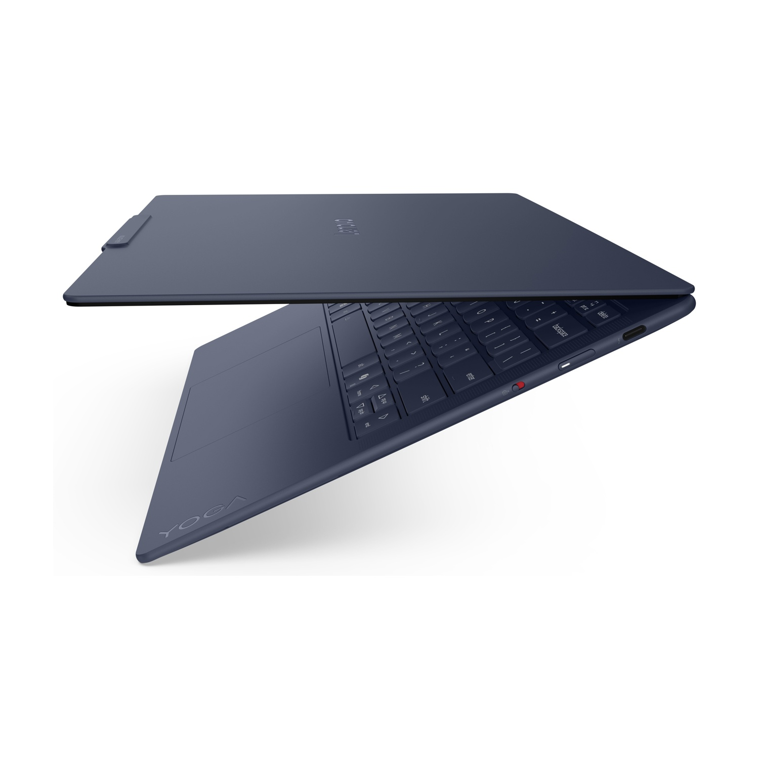 Laptop blu scuro con coperchio aperto, tastiera e logo "YOGA" visibili.