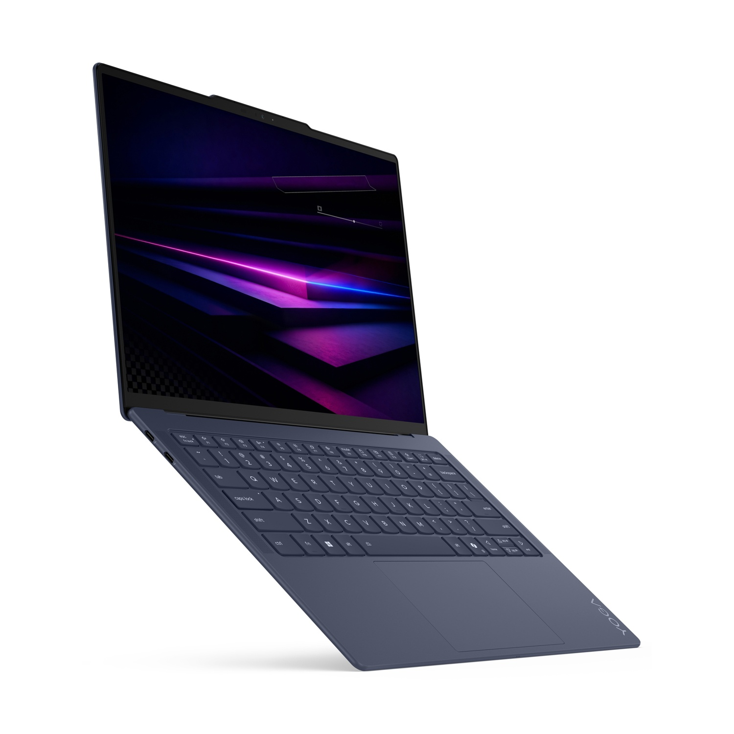 Un laptop blu è aperto, mostra un'immagine astratta vibrante sul suo schermo. Sfondo bianco.