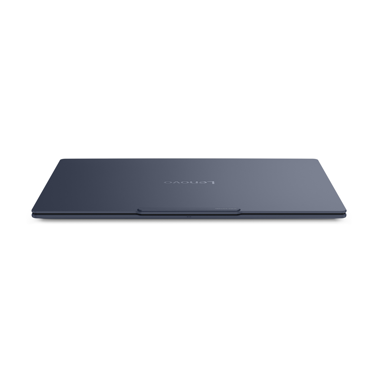 Laptop Lenovo chiuso, blu scuro, su sfondo bianco.
