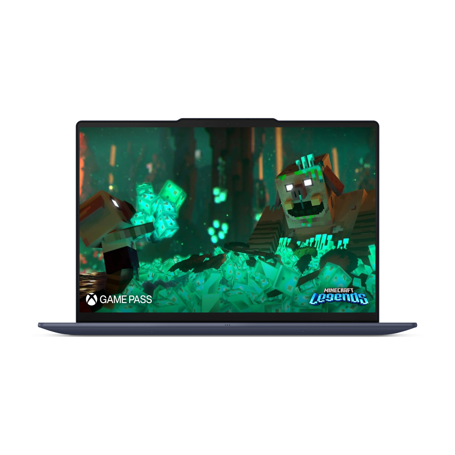 Laptop che mostra il gioco Minecraft Legends con logo Xbox Game Pass.