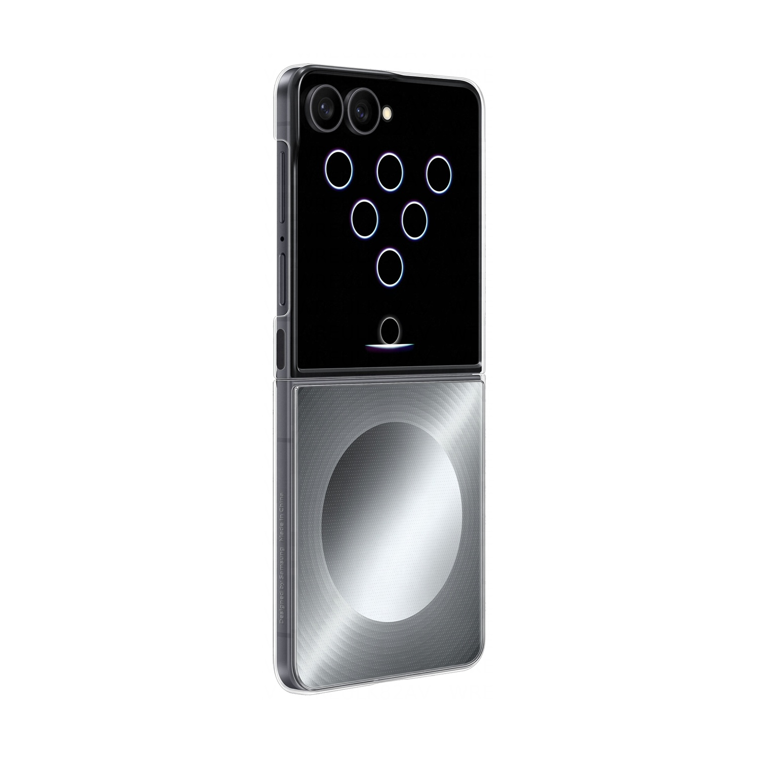 Un telefono flip argentato con schermo nero che mostra cerchi bianchi. La metà inferiore è argentata.