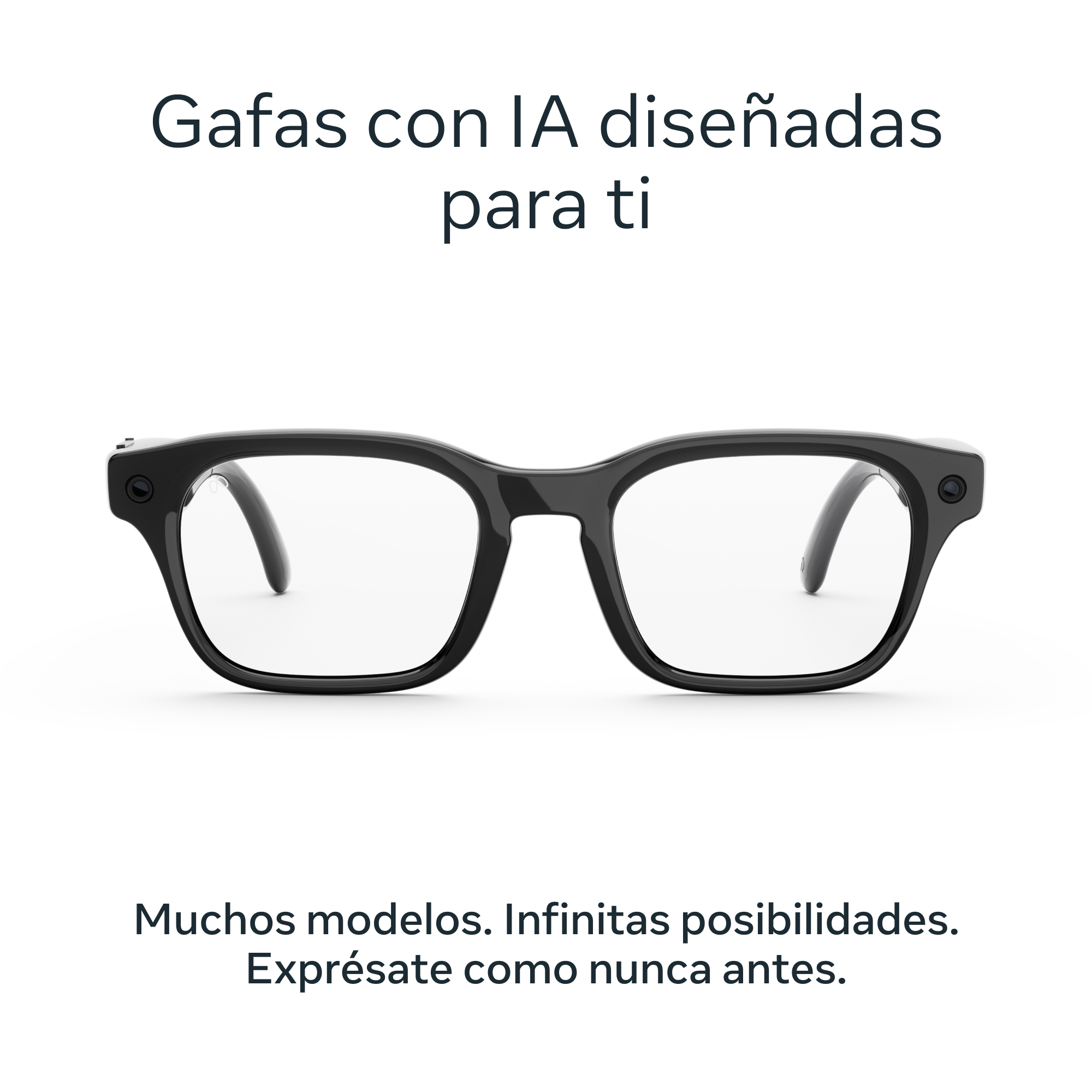 Gafas negras con lentes transparentes sobre fondo blanco.