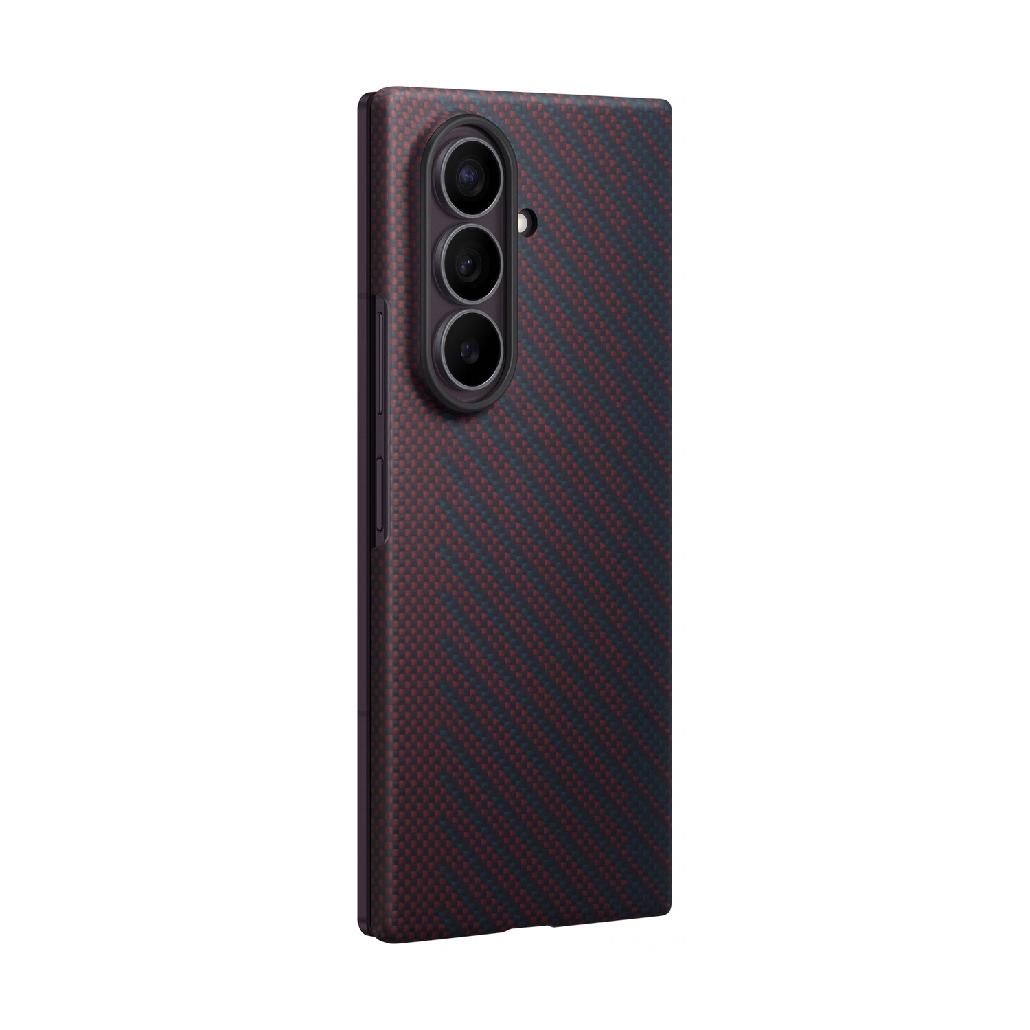 Uno smartphone grigio scuro con motivo in carbonio rosso e tre fotocamere.