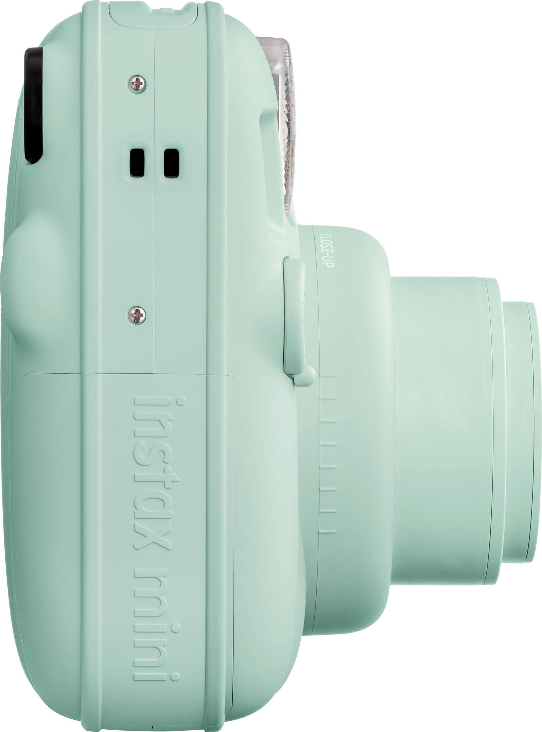 Eine mintgrüne Sofortbildkamera mit der Aufschrift "Instax mini" und "CLOSE-UP".