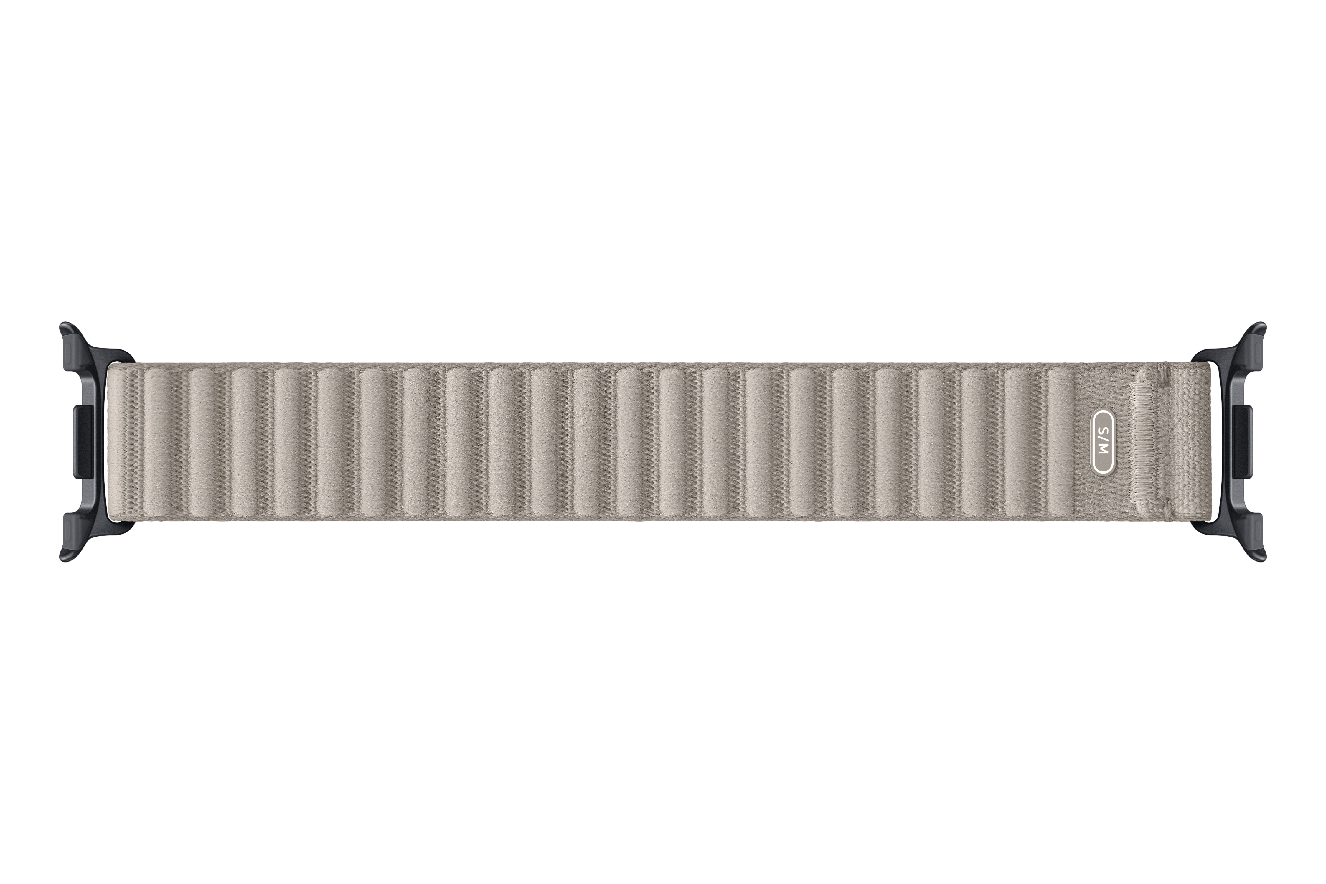 Ein hellbraunes, geripptes Armband mit schwarzen Anschlüssen. "S/M" ist aufgedruckt.