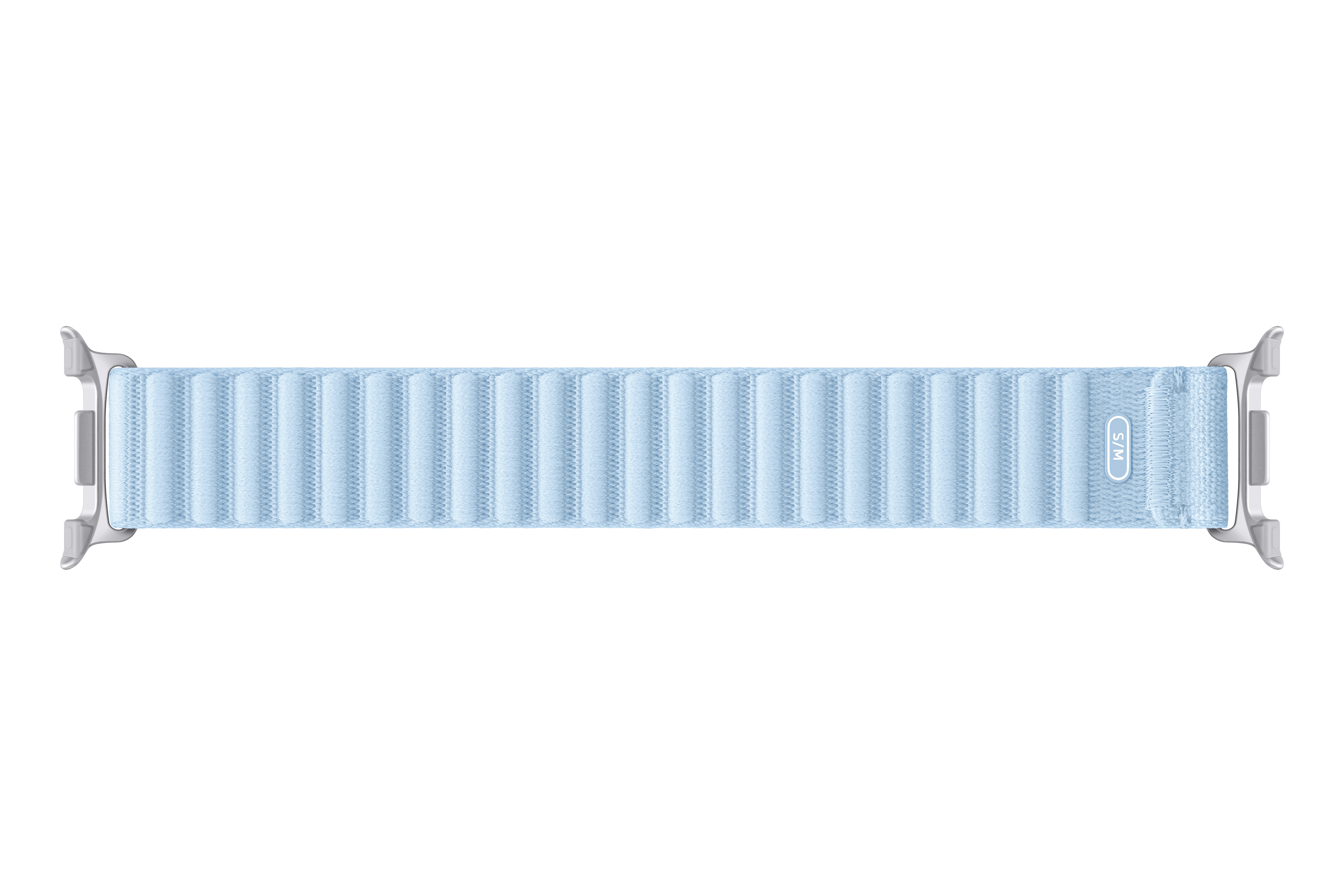 Ein hellblaues Stoffarmband mit gerippter Textur und silbernen Anschlüssen.