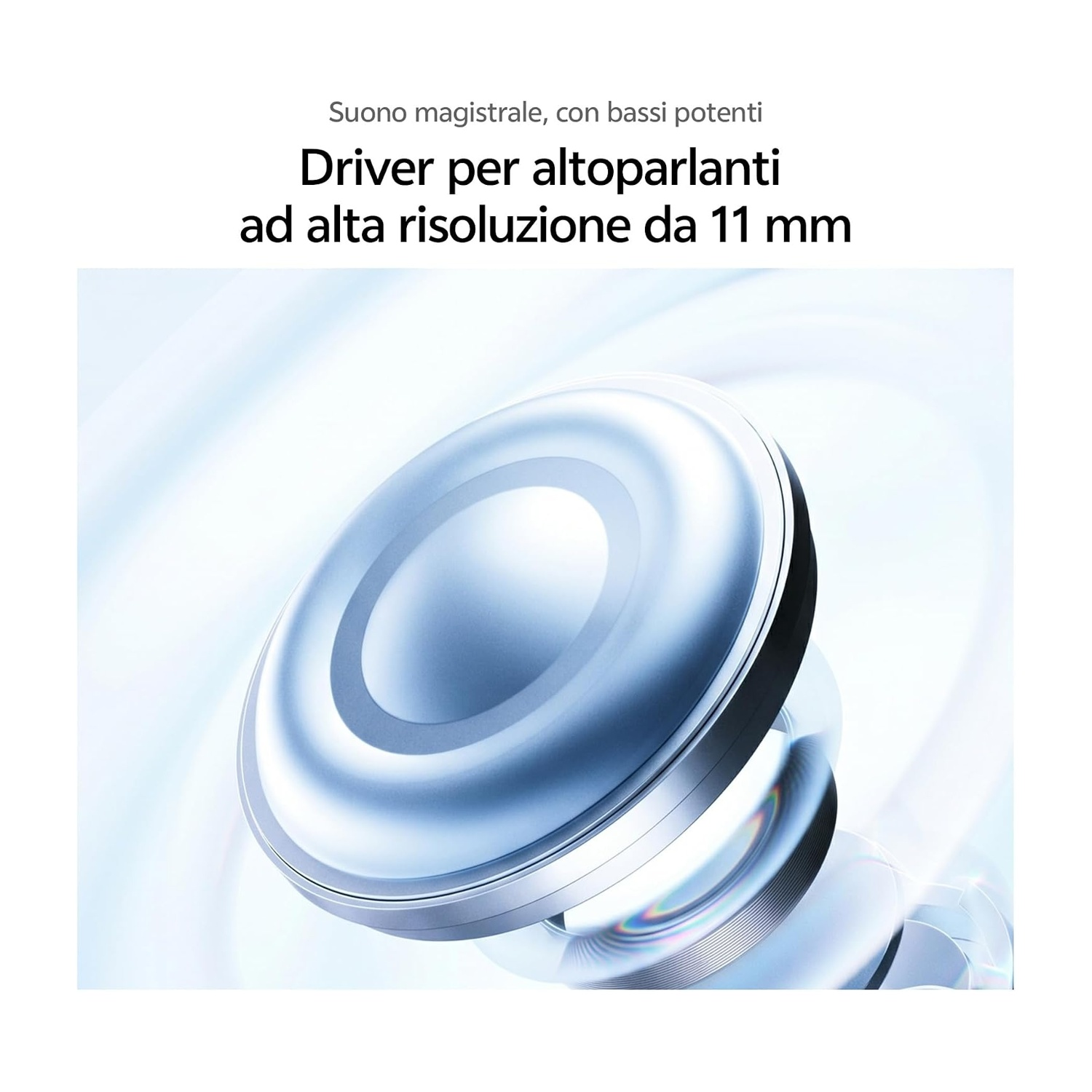 Primo piano di un altoparlante metallico lucido ad alta risoluzione da 11 mm.