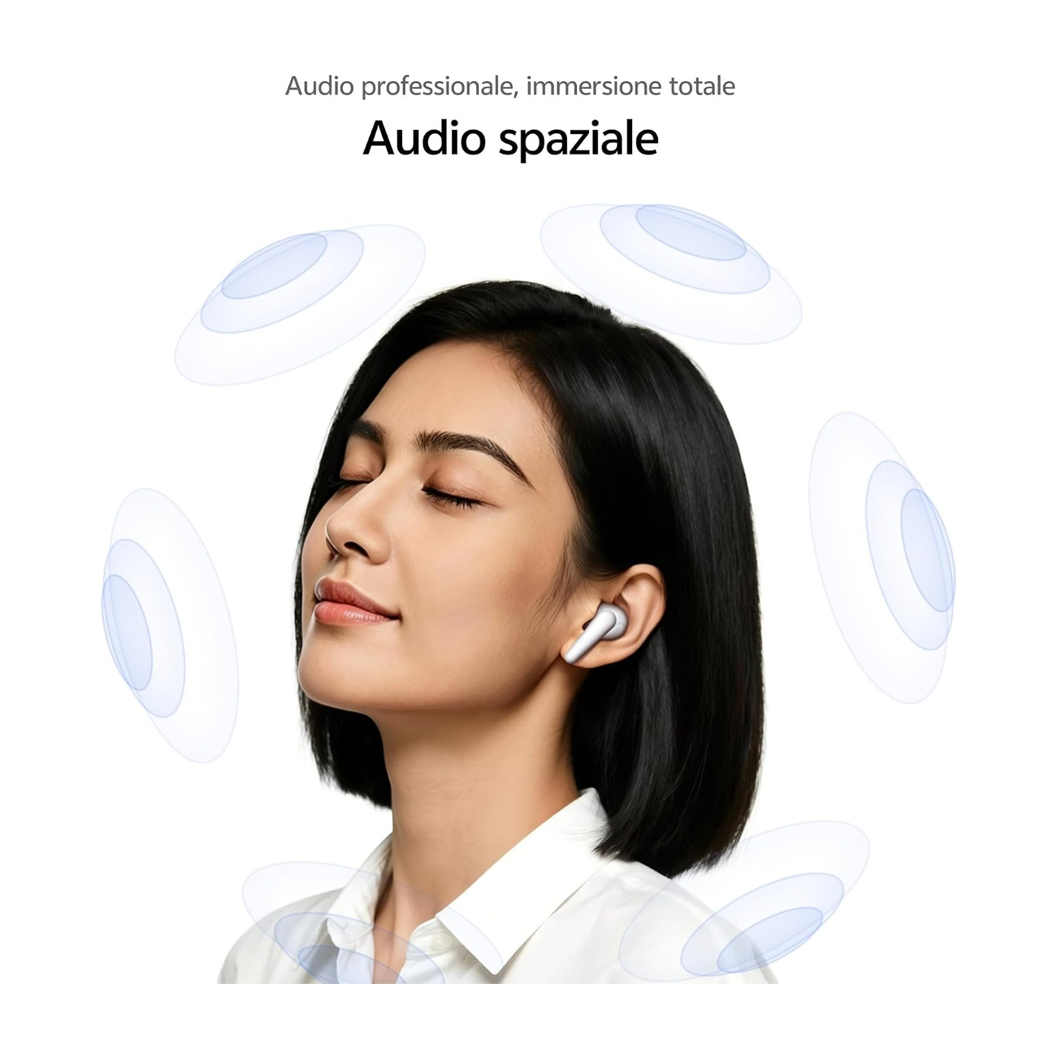 Donna con auricolari, circondata da grafiche a onde sonore.