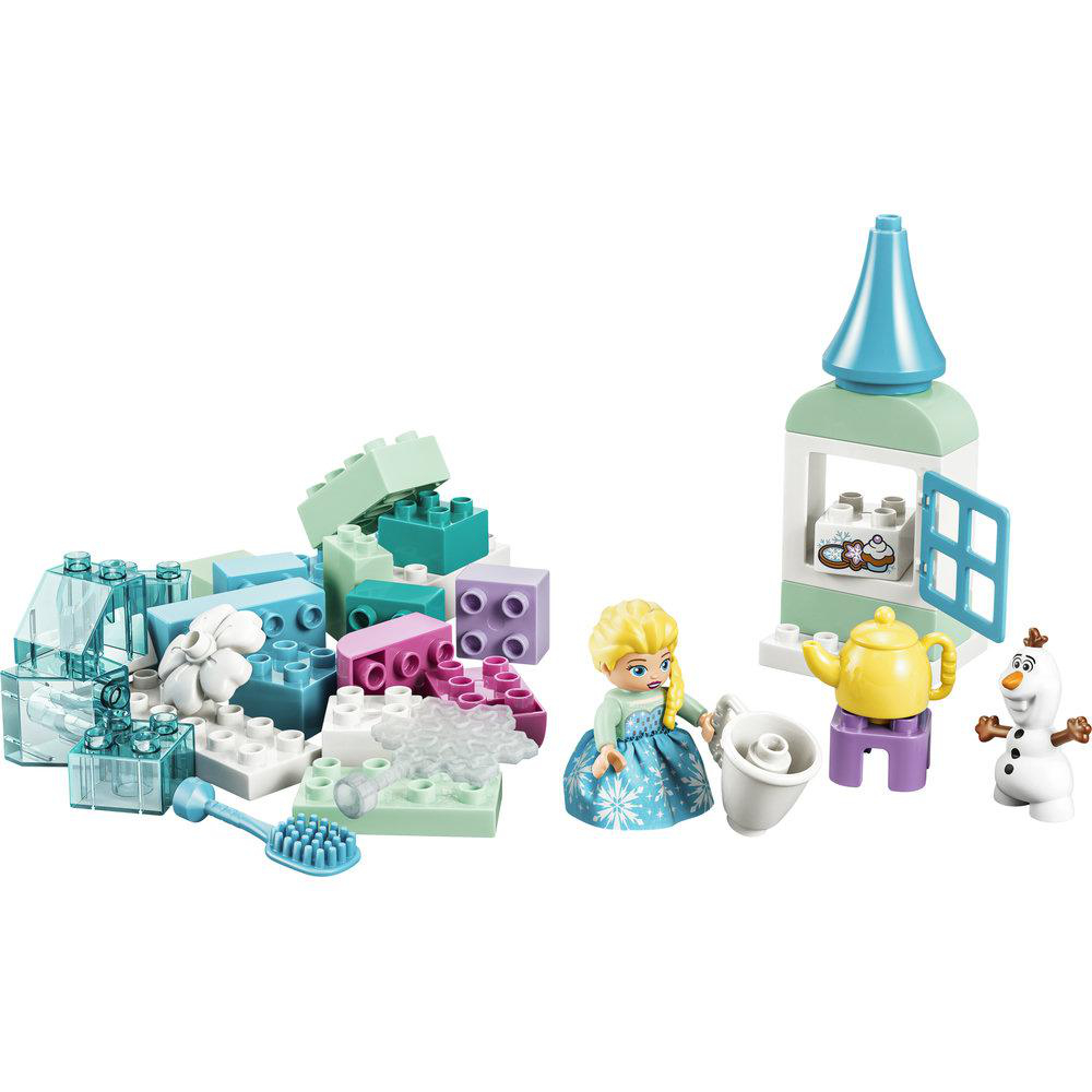 Bunte LEGO-Steine, Elsa, Olaf, Teekanne und ein Gebäude mit Turm.