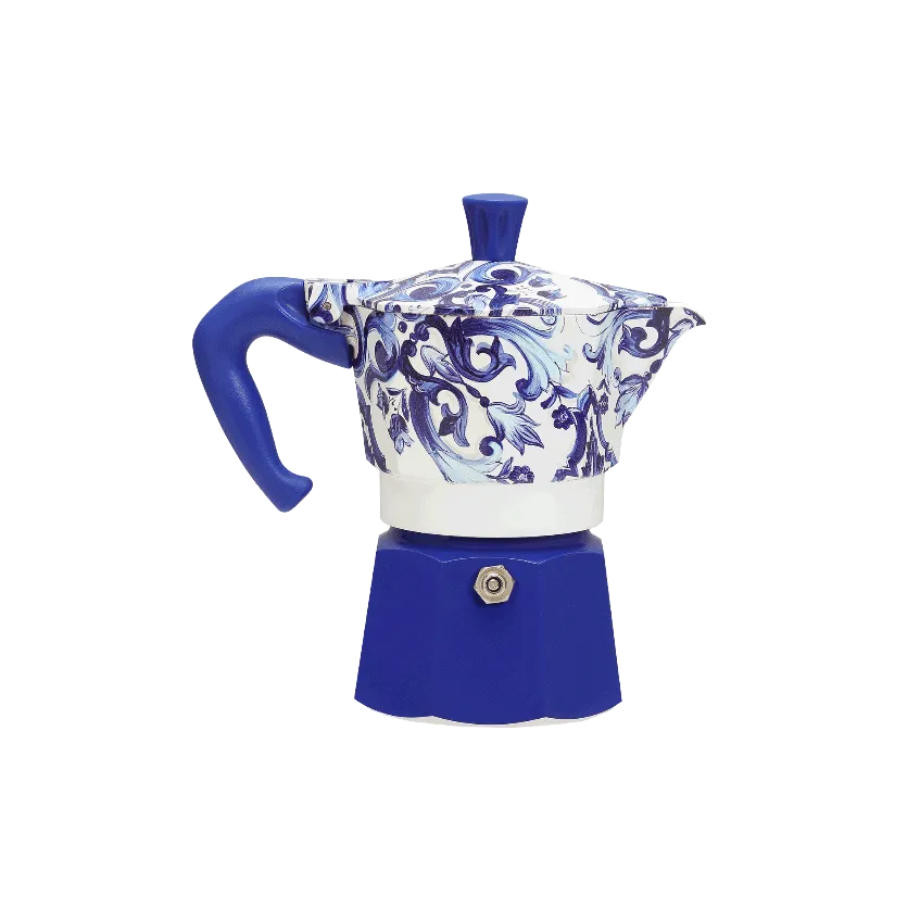 Una cafetera moka azul con tapa blanca y diseño azul.