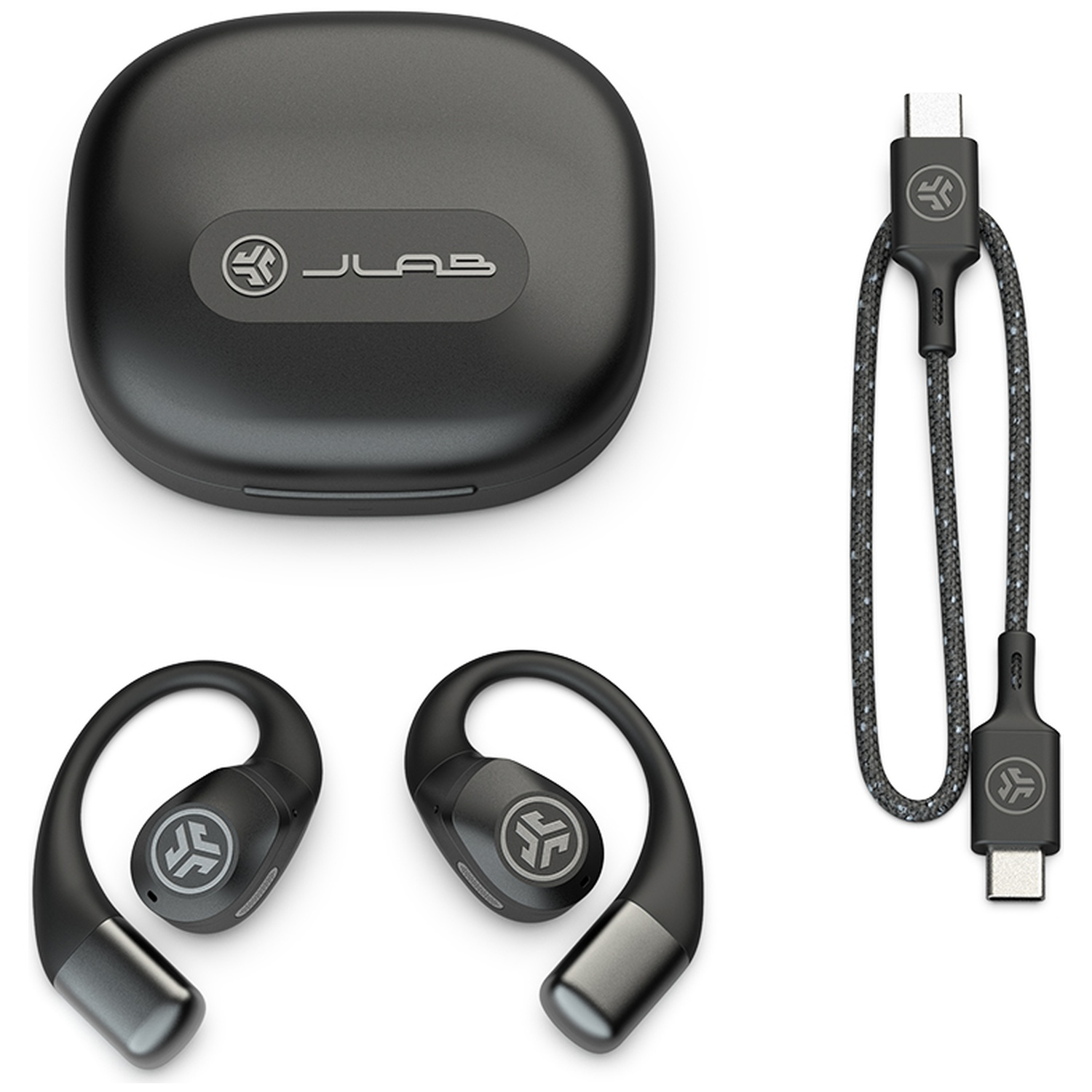 Zwarte draadloze oordopjes met oplaadcase en USB-C kabel.