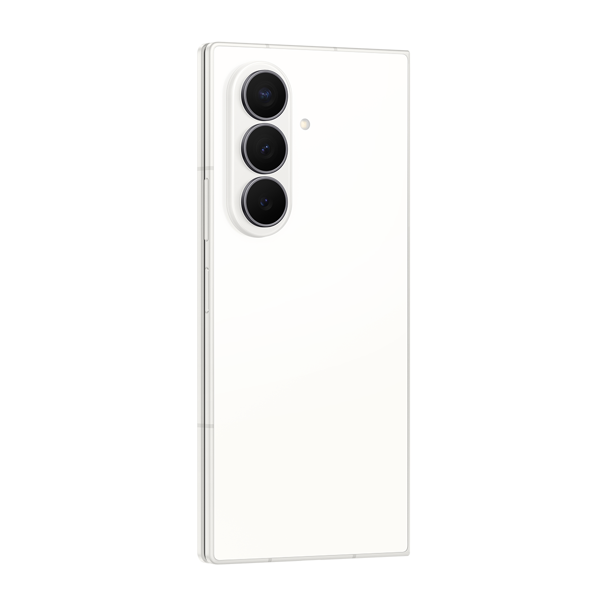 Arkada üç kamera lensi olan beyaz bir akıllı telefon.