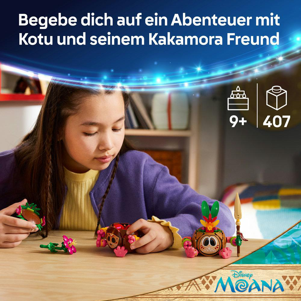 Mädchen baut Lego-Figuren von Kakamora und Kotu vor dem Hintergrund von Moana.