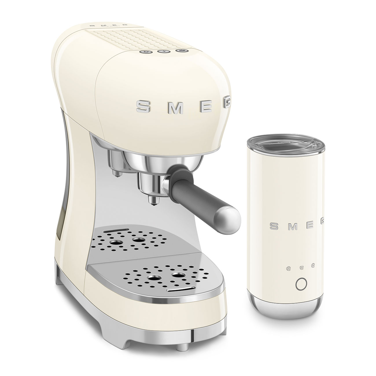Una máquina de café espresso SMEG color crema con un espumador de leche a juego sobre fondo blanco.