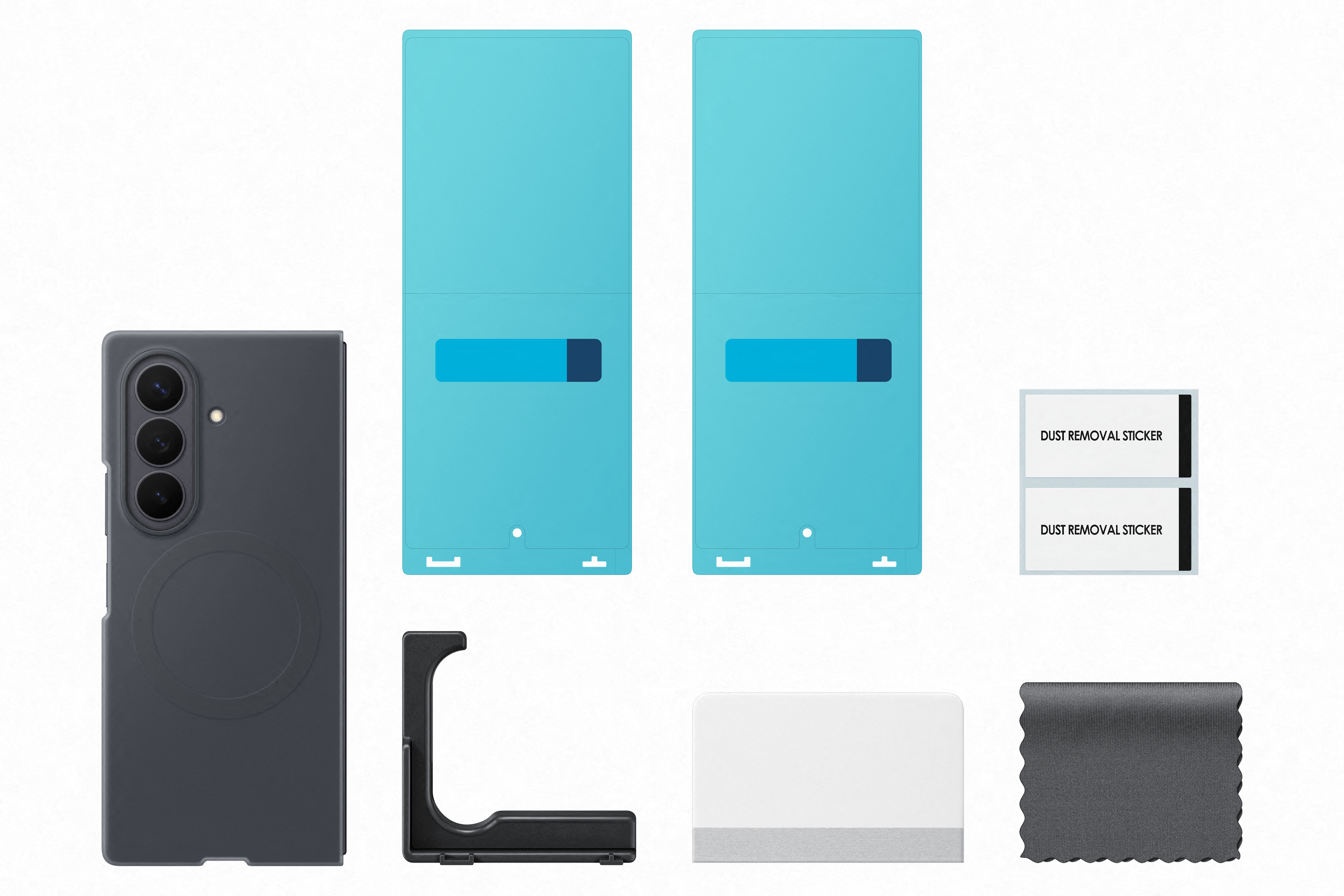 Uno smartphone grigio, due pellicole protettive blu, un supporto nero, un pad bianco e un panno.