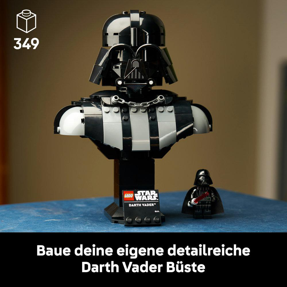 LEGO Darth Vader Büste mit Minifigur auf blauem Untergrund.