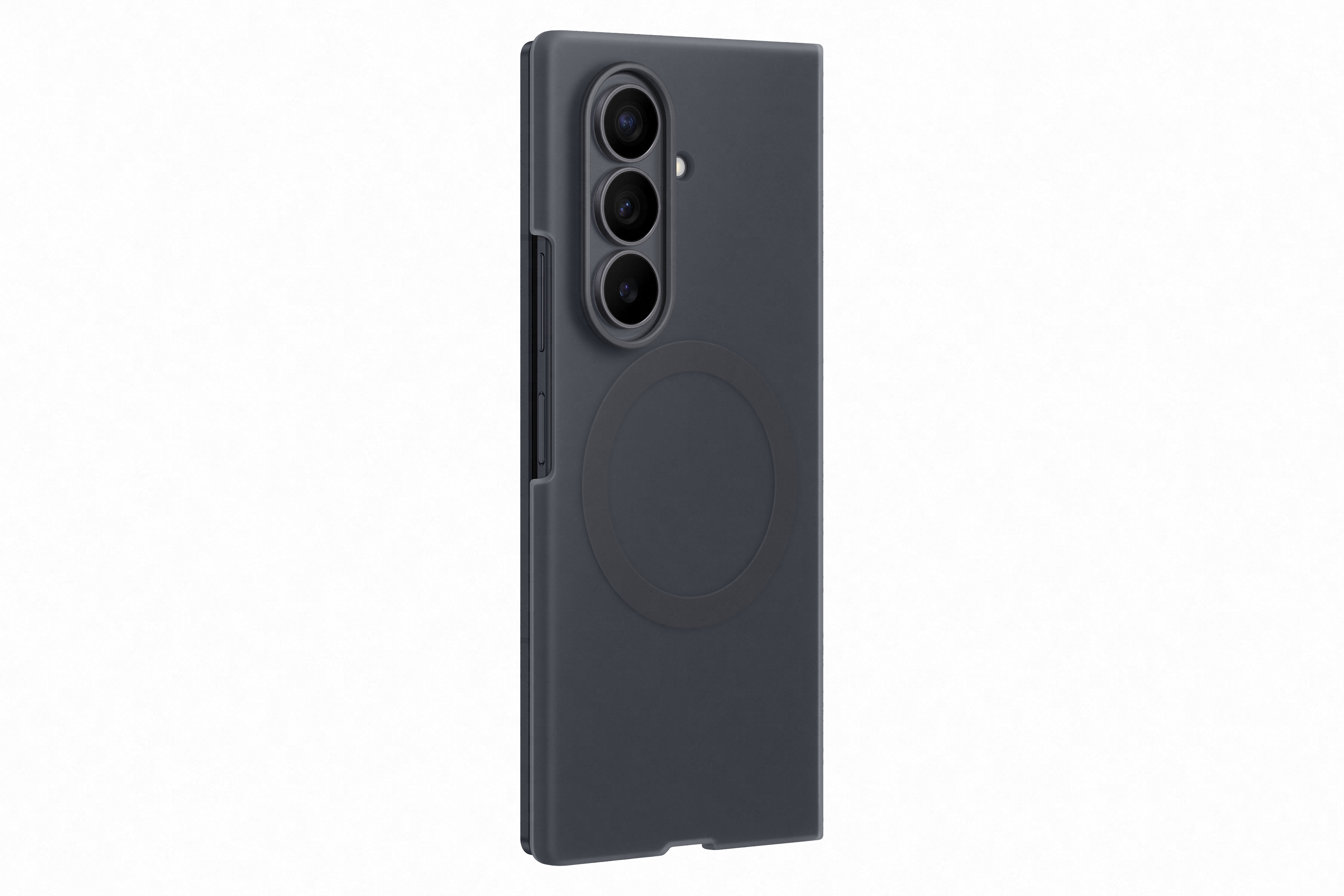 Üç kamera lensli ve dairesel halkalı koyu gri telefon kılıfı.