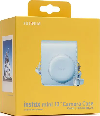 Boîte jaune montrant un étui bleu clair pour appareil photo Instax mini 13.