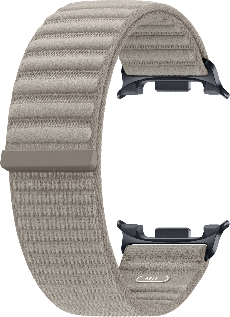 Ein beigefarbenes Armband mit"M/L"-Prägung und dunklen Anschlüssen.