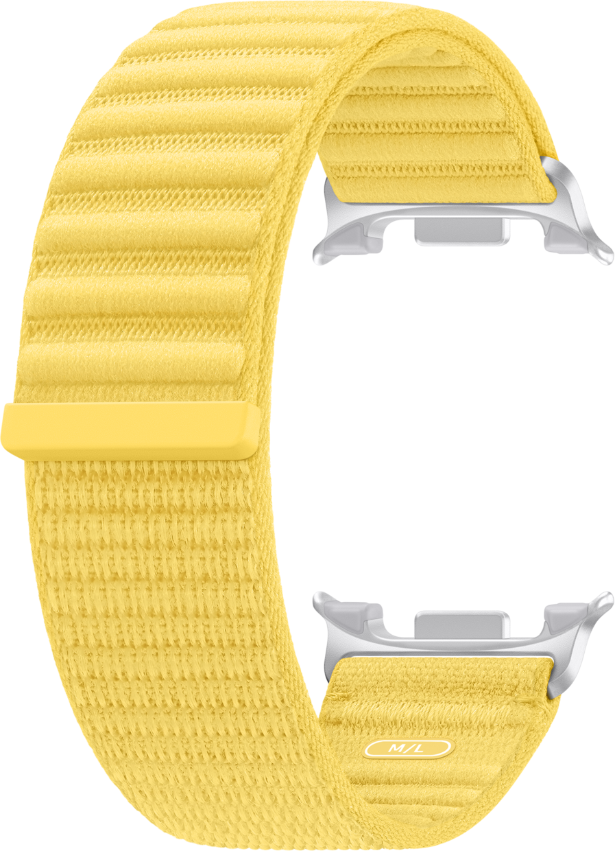 Ein gelbes Stoffuhrenarmband mit silbernen Verbindern und Größenetikett M/L.