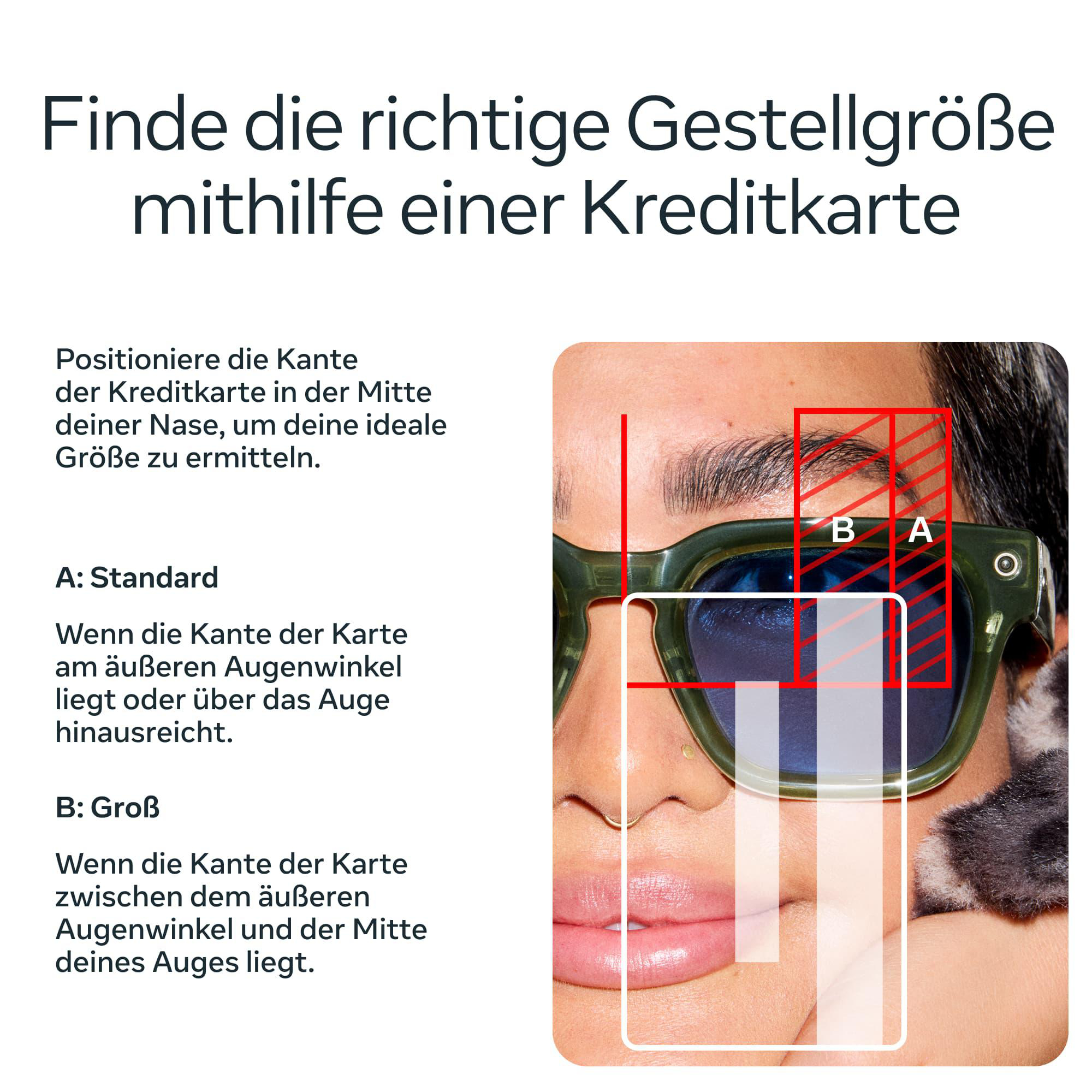 Nahaufnahme von Brillengläsern mit einer Kreditkarte, um die Größe zu messen.