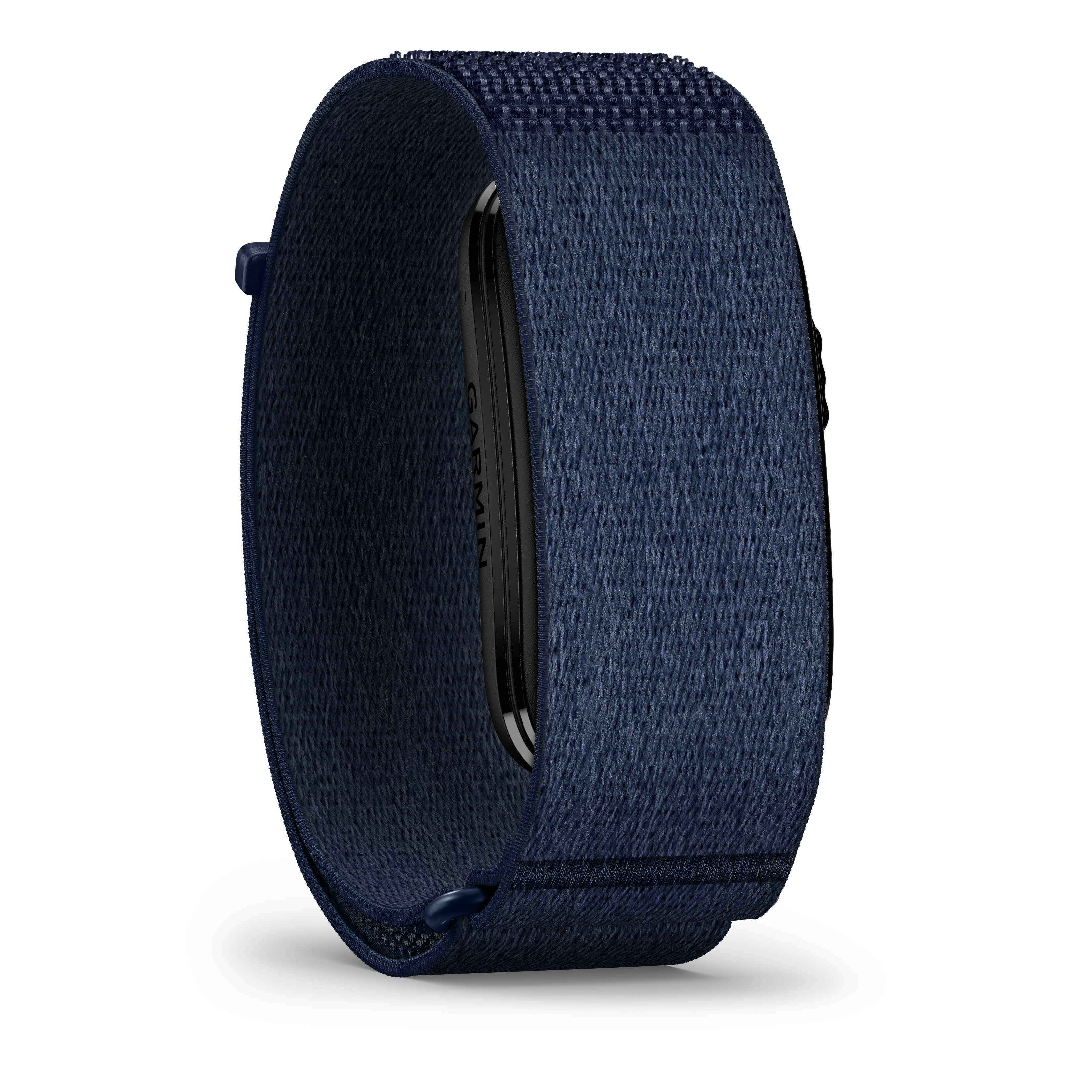 Ein blaues Garmin-Armband mit Stoffstruktur, das auf einem weißen Hintergrund liegt.
