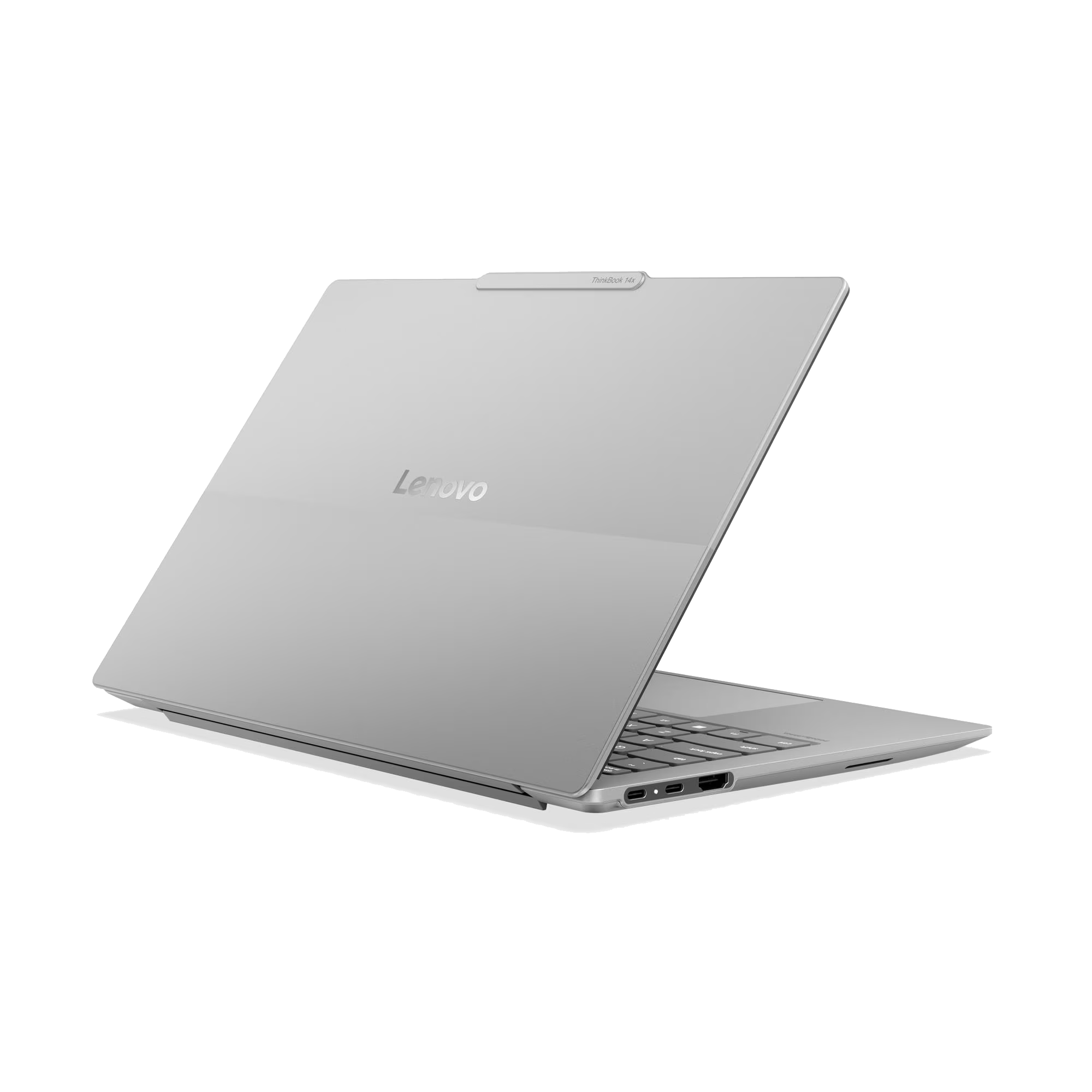 Un portátil Lenovo plateado, mostrado abierto desde una vista trasera en ángulo.