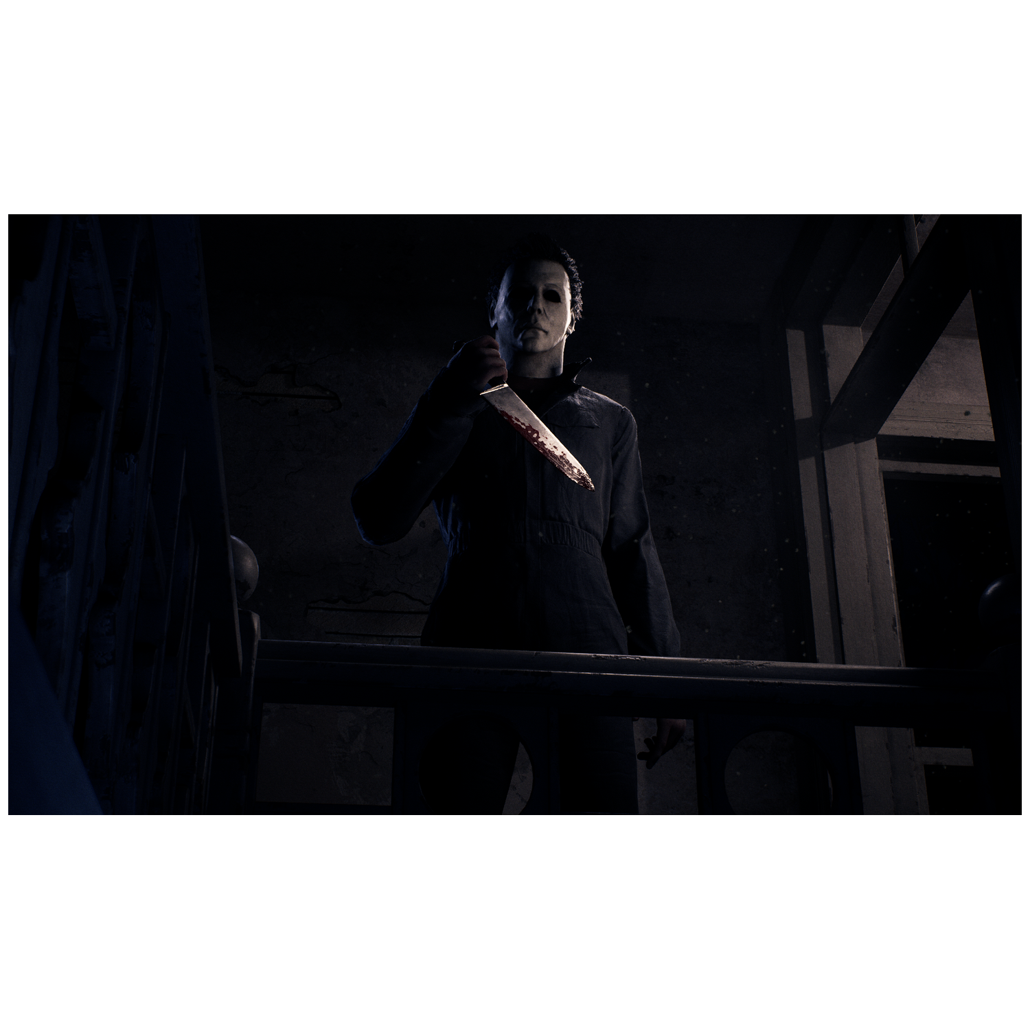 Man in masker houdt bebloed mes in donkere kamer.