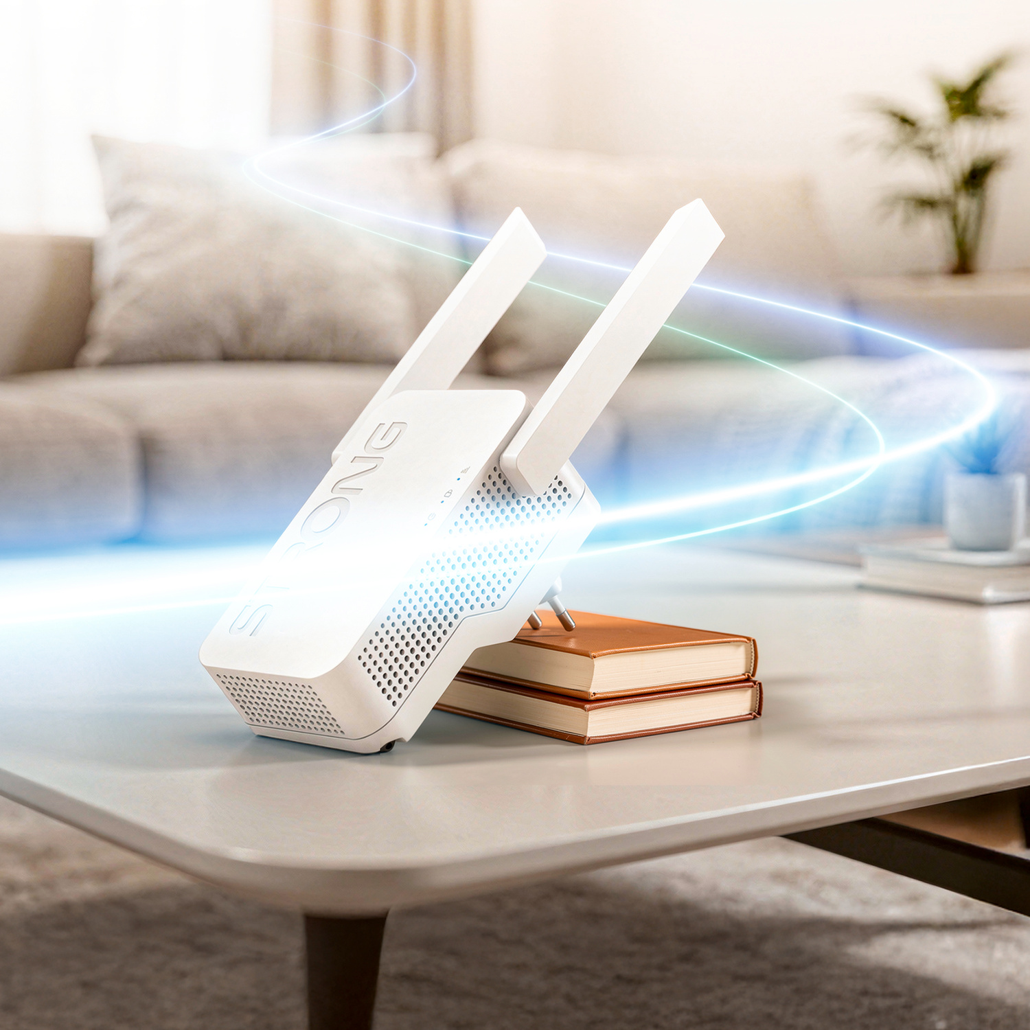 Un ripetitore Wi-Fi bianco su un tavolo accanto a due libri. Linee blu e verdi indicano la potenza del segnale.