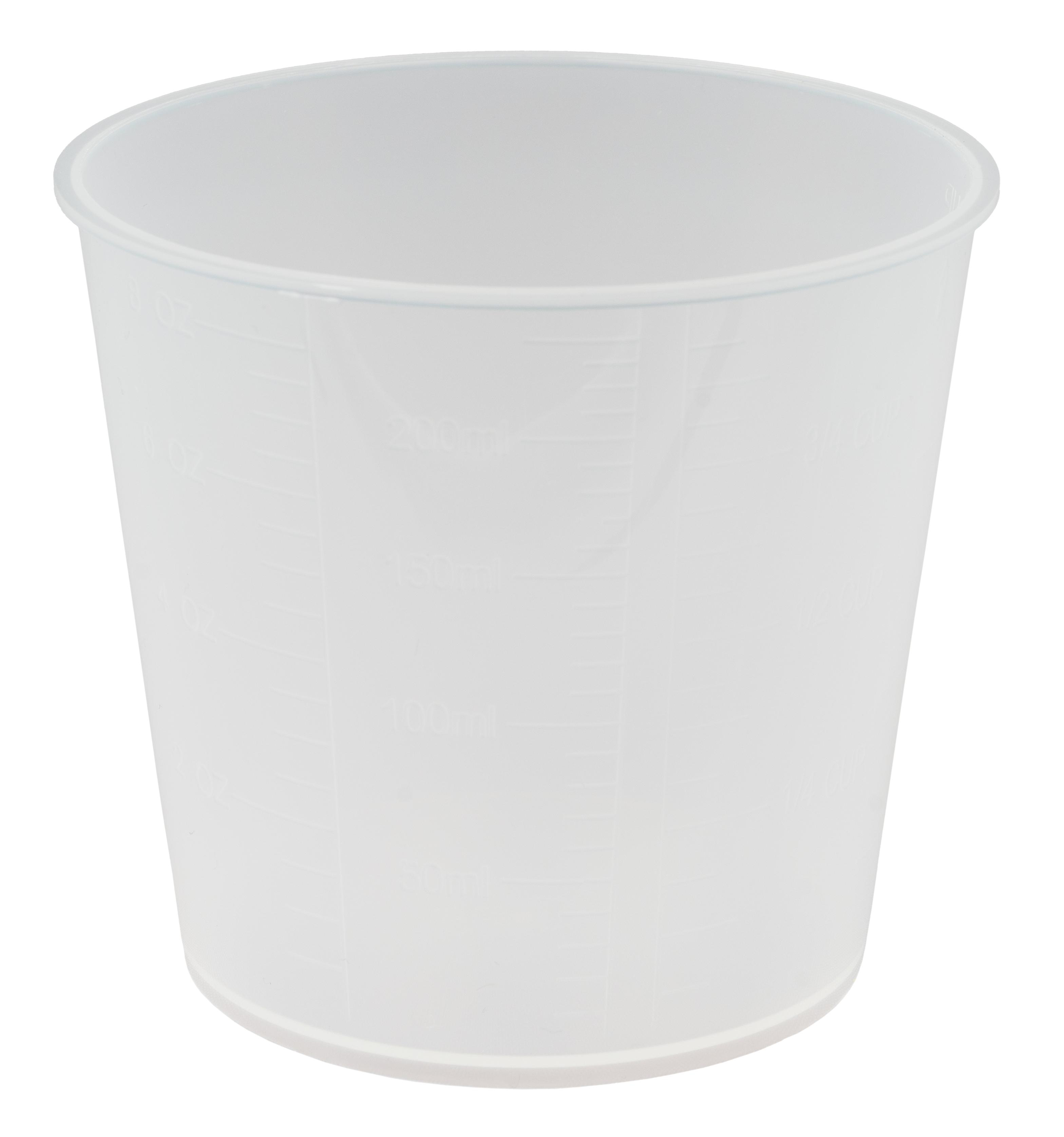 Ein durchsichtiger Messbecher mit Markierungen für Milliliter und Unzen.