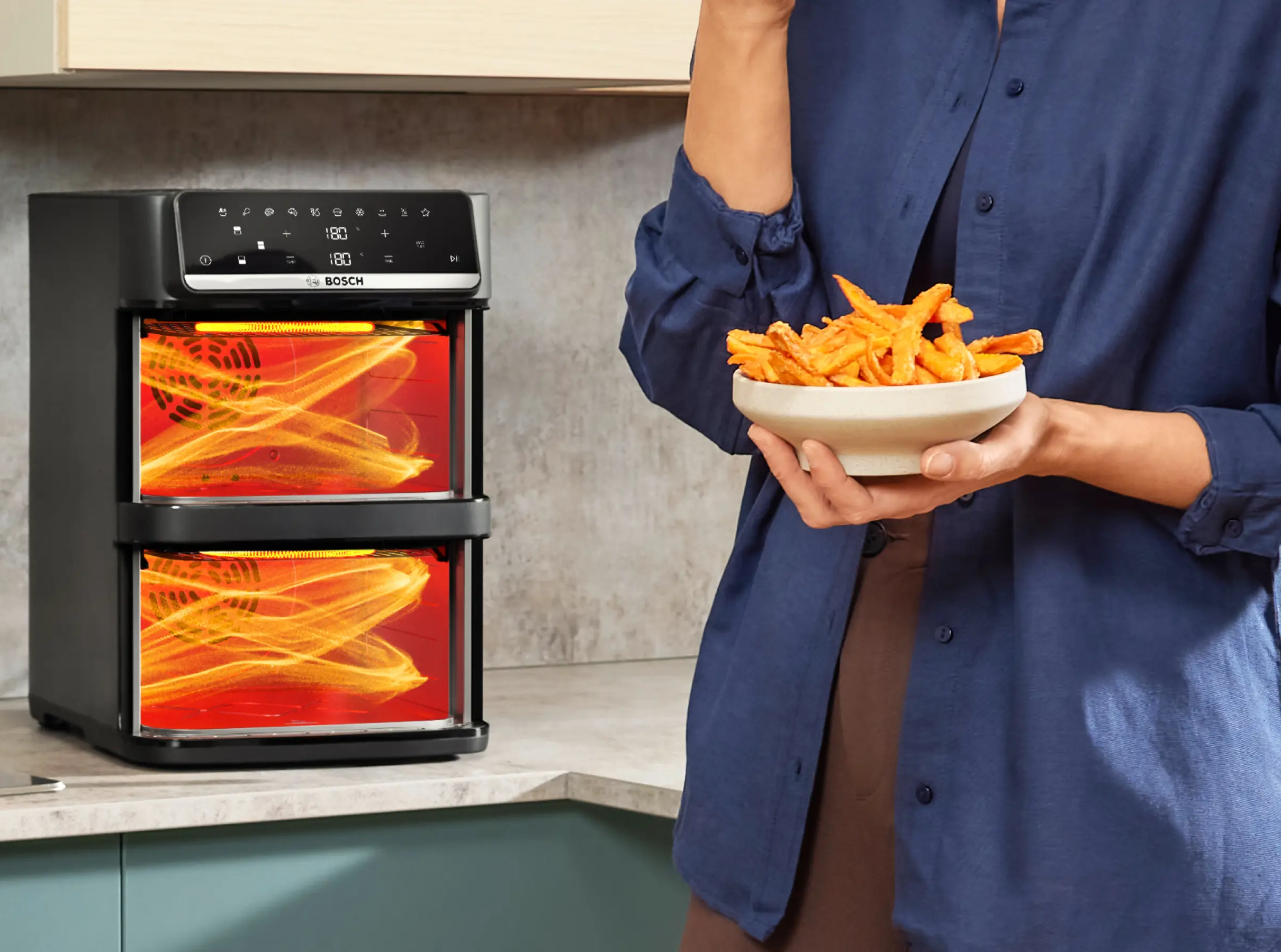 Bosch kétkosaras légkeveréses fritő édesburgonya-hasábokkal.