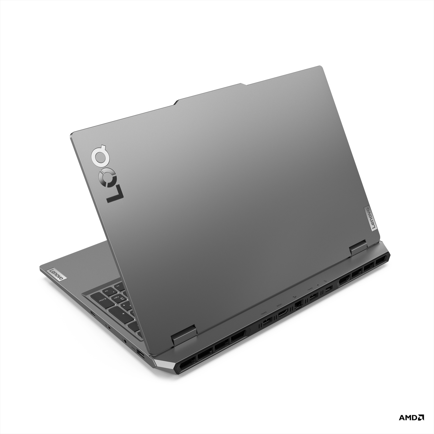 Laptop grigio con coperchio aperto, logo sul retro, superficie bianca.