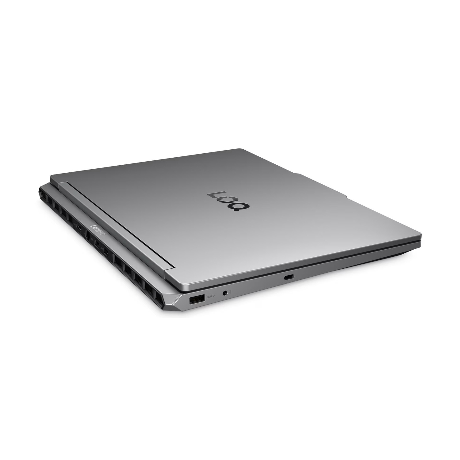 Laptop grigio con logo, su sfondo bianco.