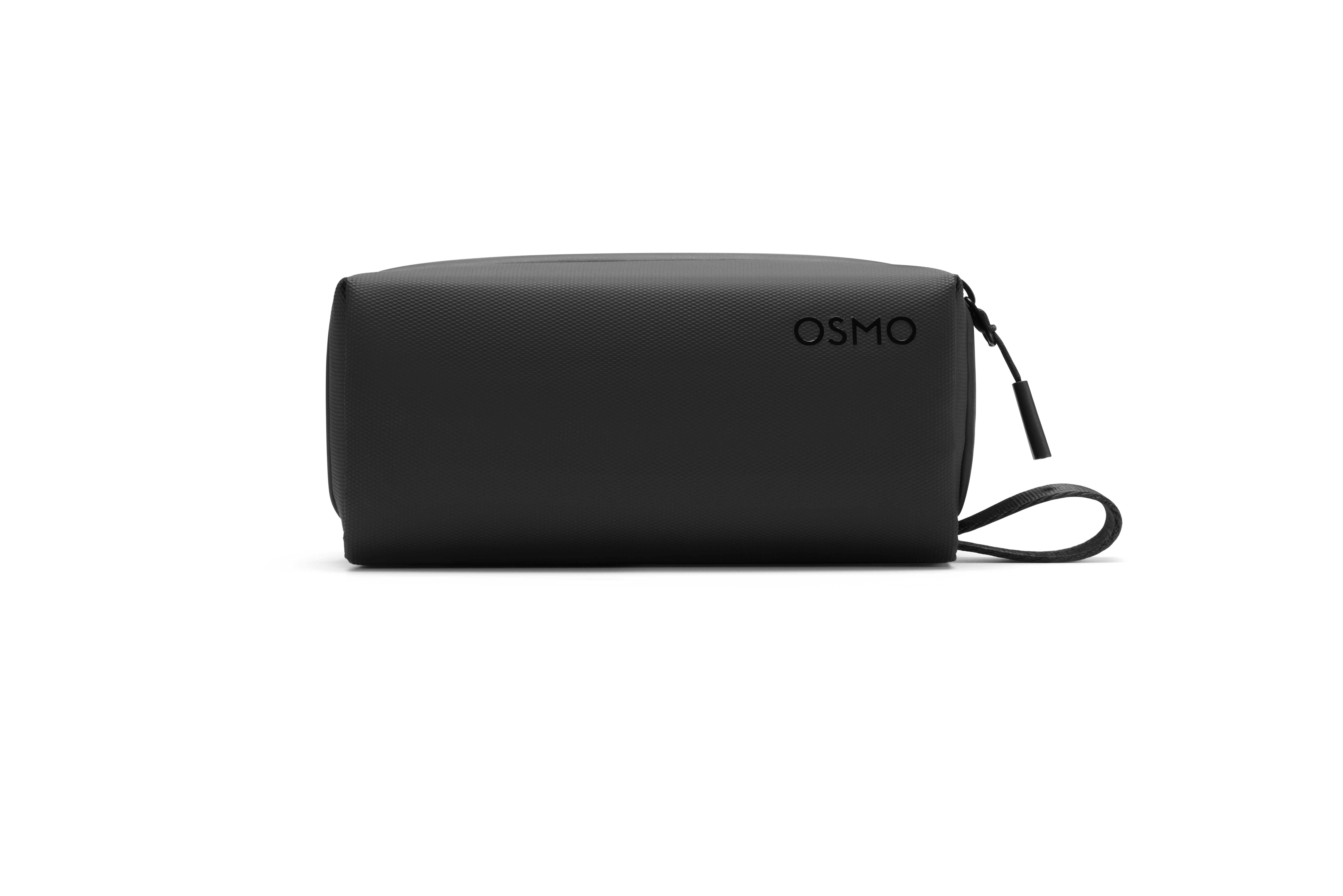 Schwarze Osmo Tasche mit Reißverschluss und Schlaufe, auf weißem Grund.