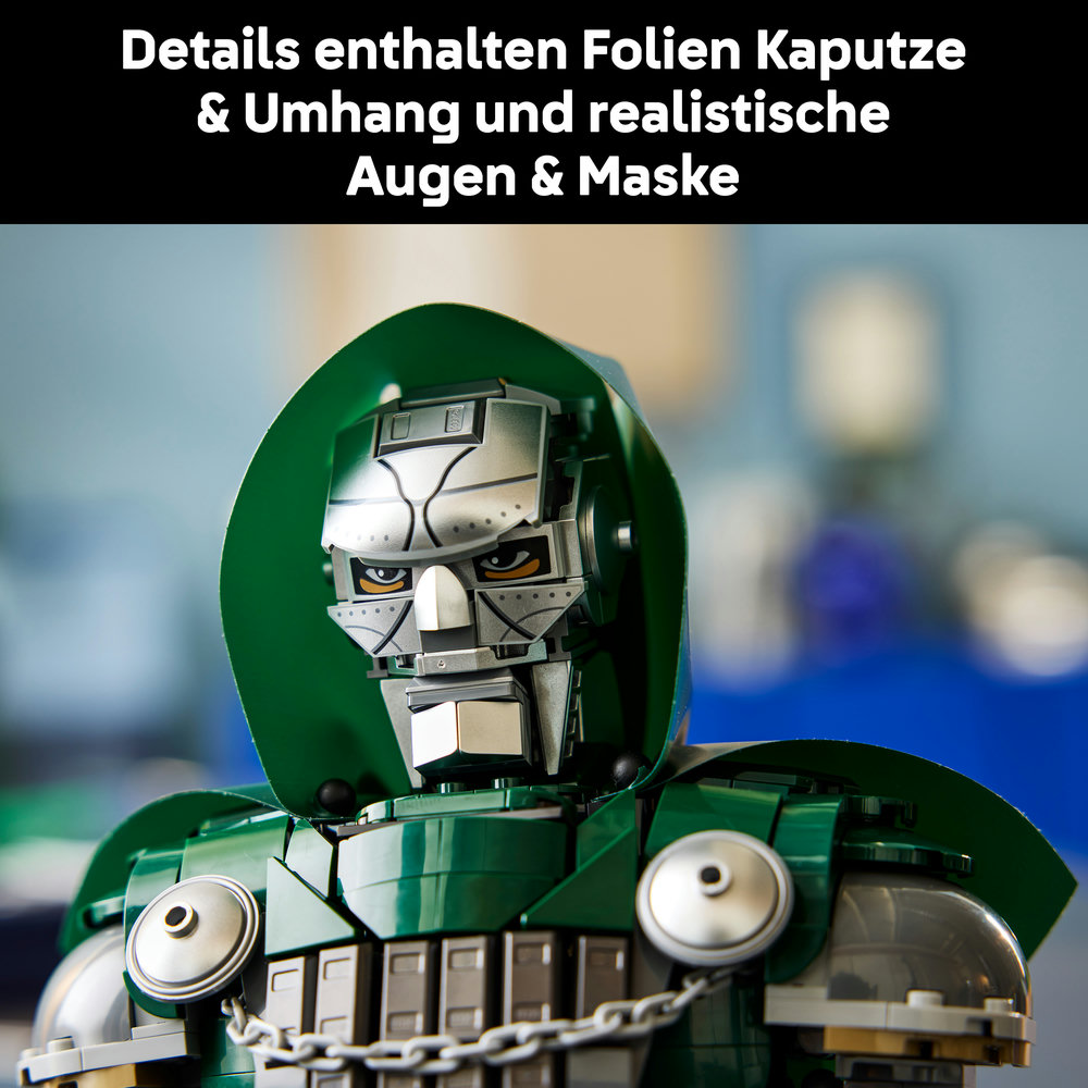 Ein Lego-Modell von Dr. Doom mit silberner Maske und grüner Kapuze.