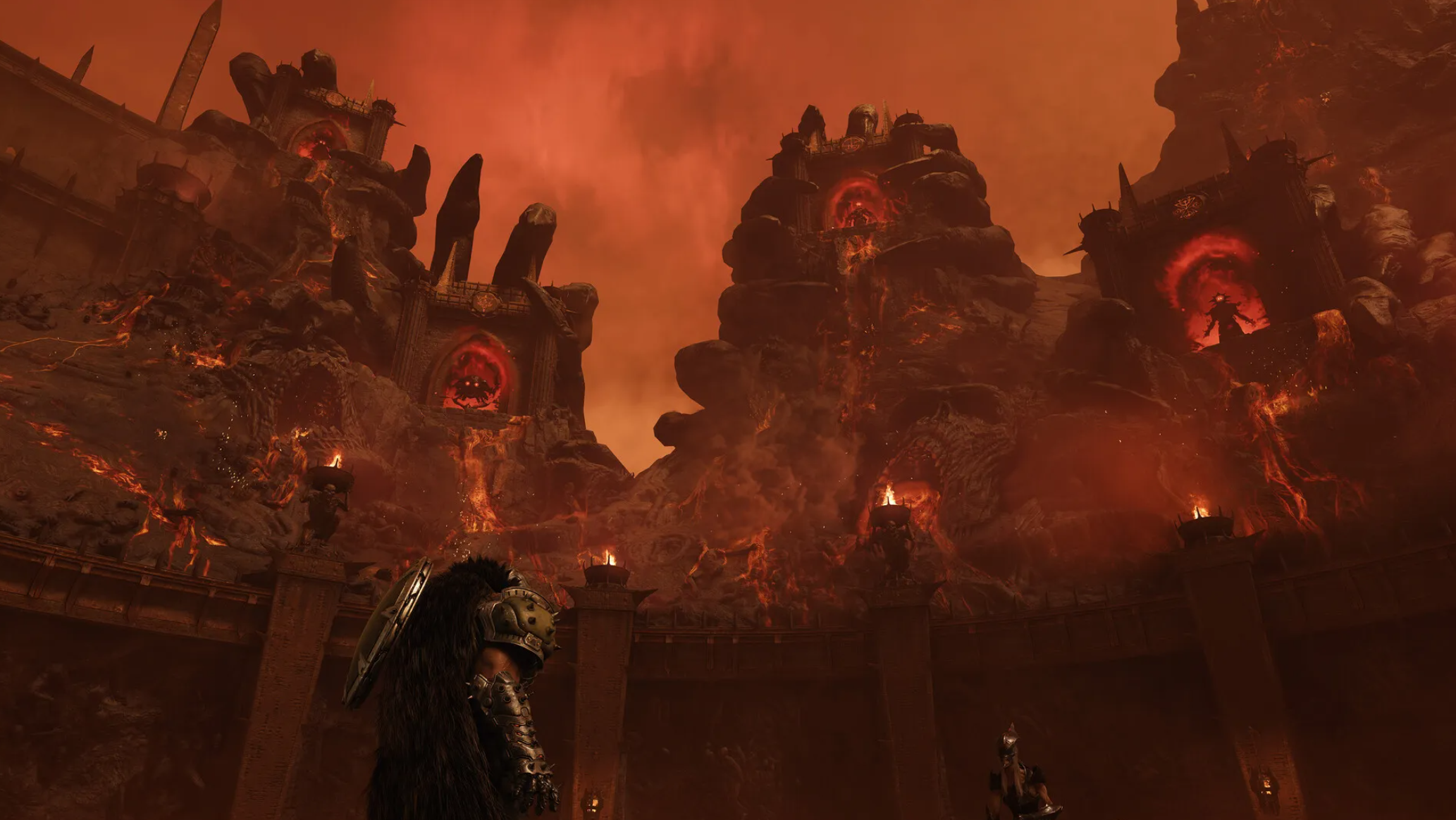 Fortaleza oscura con lava brillante y figuras contra un cielo ardiente.
