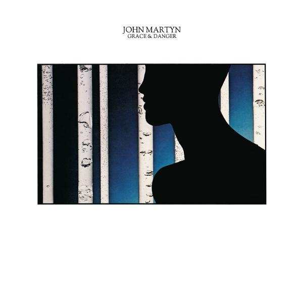 Silhouette eines Kopfes vor vertikalen Streifen in Blau und Weiß. John Martyn.