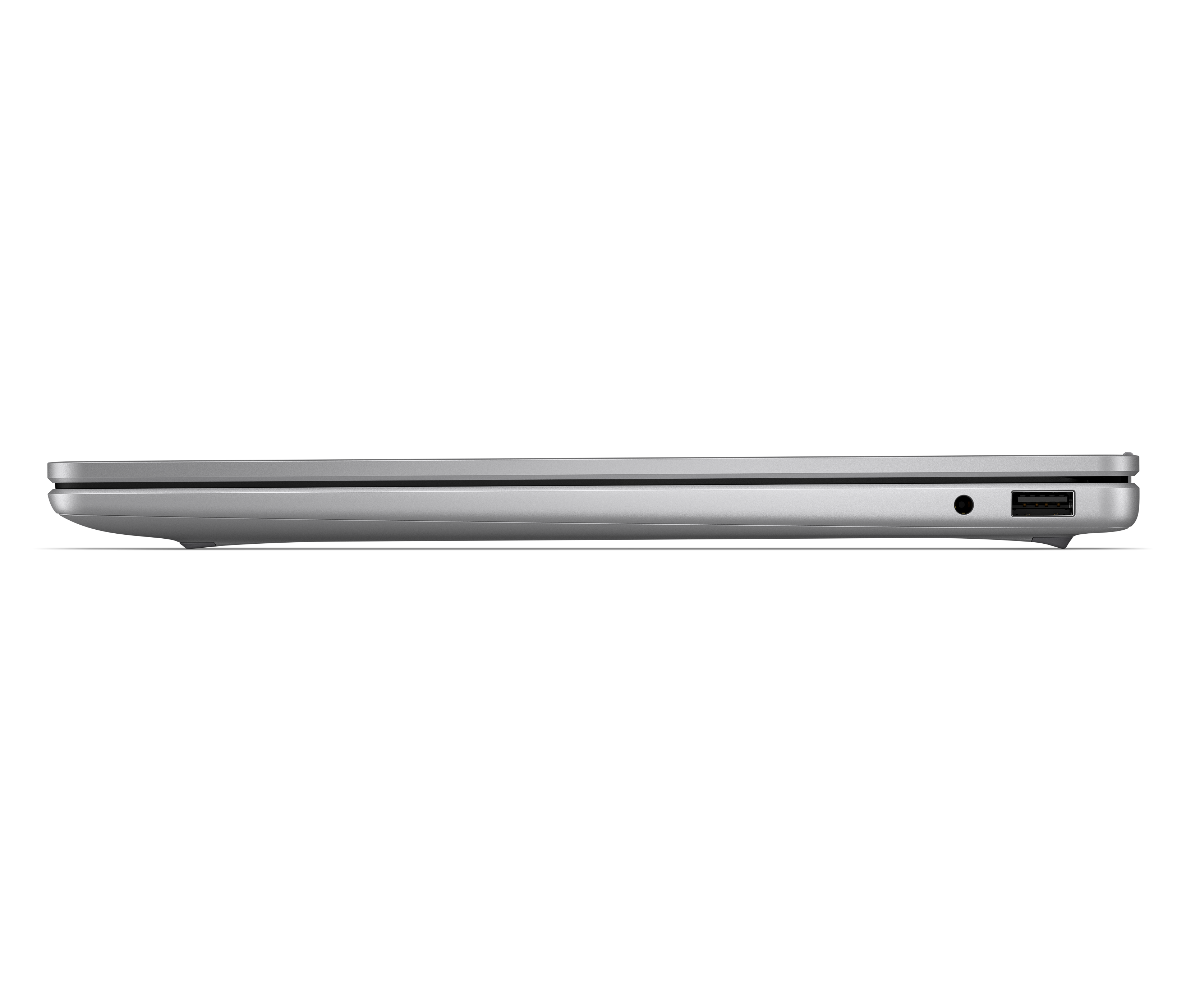 Silberner Laptop im Seitenprofil mit USB-Anschluss und Kopfhörerbuchse.
