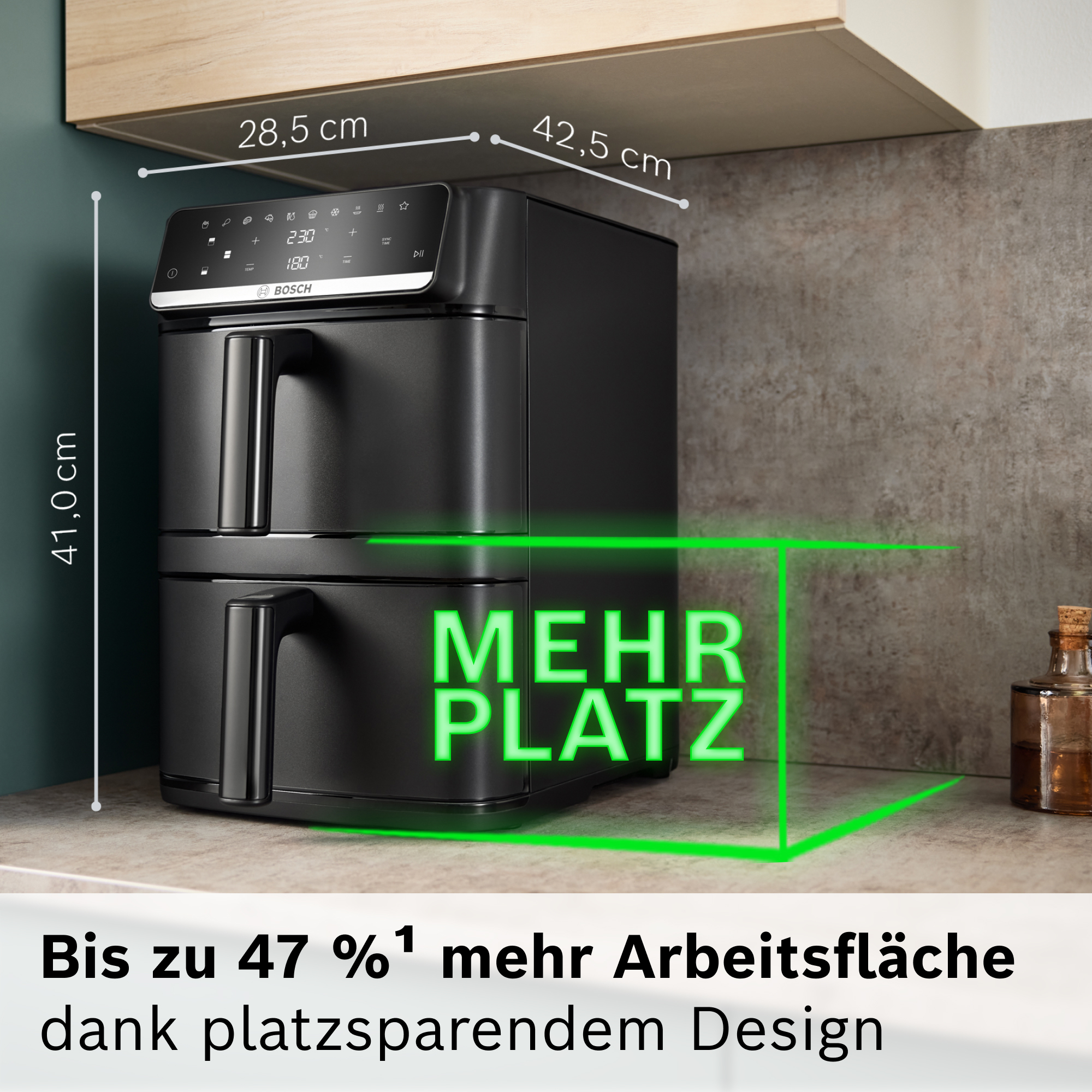 Schwarzer Bosch Heißluftfritteuse mit Maßen und "Mehr Platz" Schriftzug.