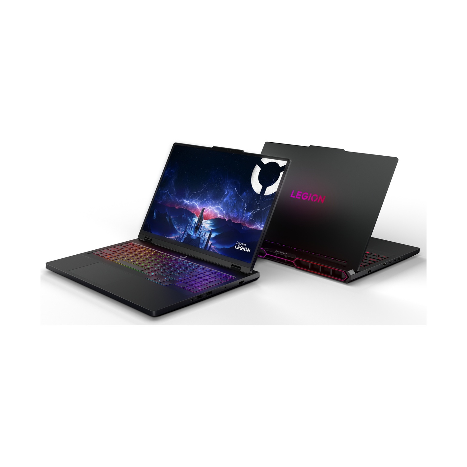 Due laptop neri con tastiere illuminate e schermi che mostrano paesaggi tempestosi.