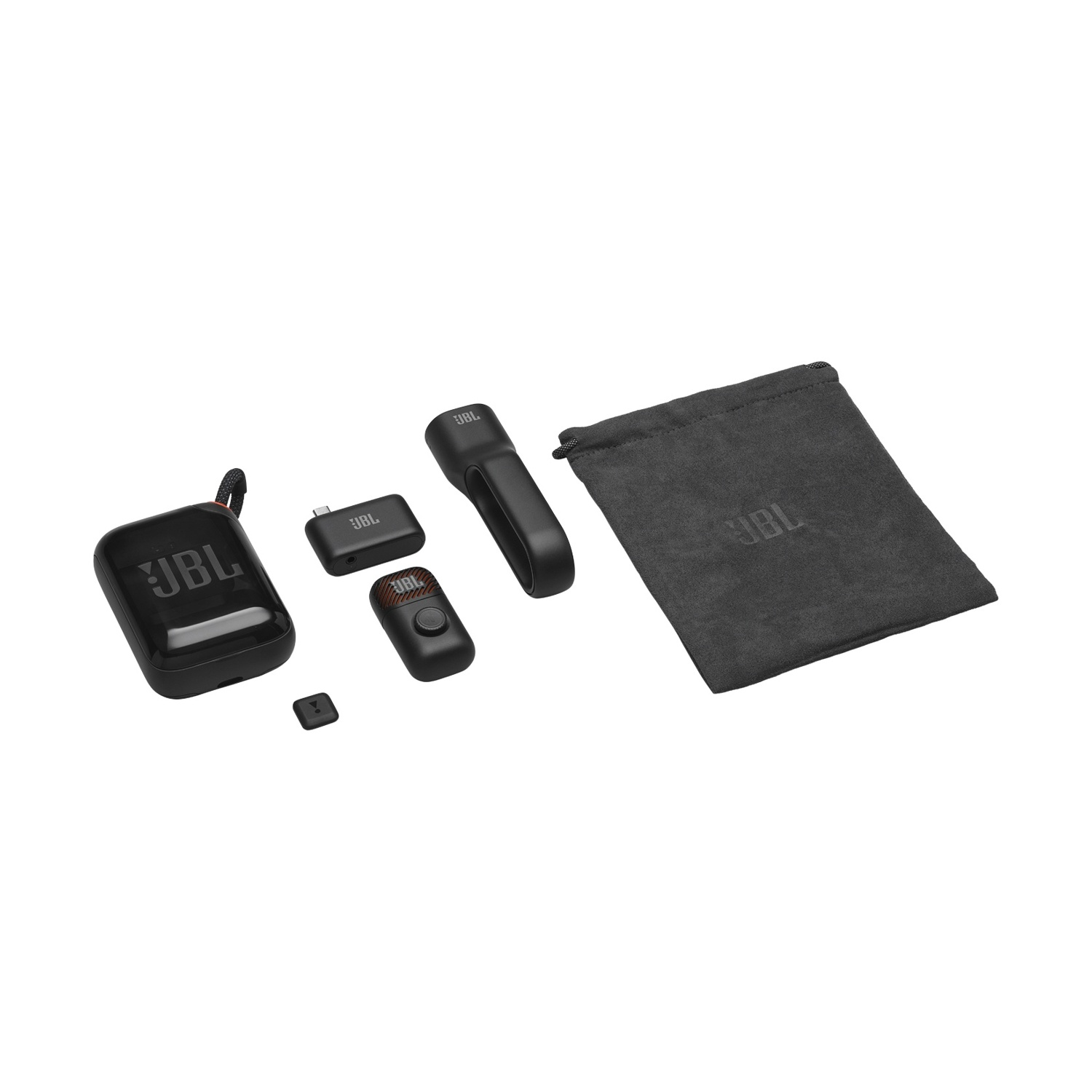 Accessori JBL: custodia di ricarica nera, adattatore USB, telecomando, cappuccio e custodia.
