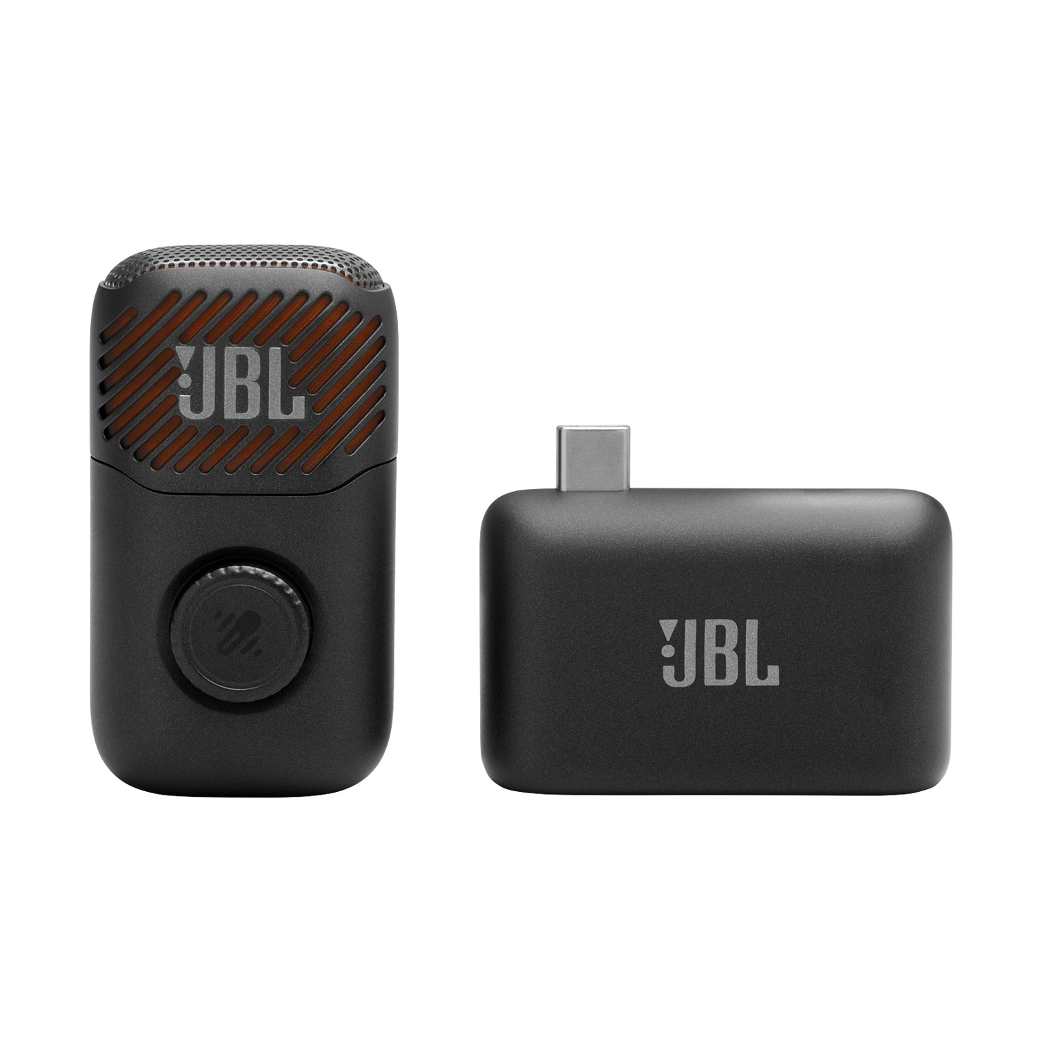 Due dispositivi JBL neri: un microfono e un dongle USB-C.