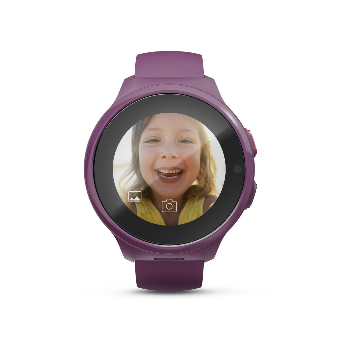 Fioletowy smartwatch z zdjęciem uśmiechniętej dziewczynki na ekranie.