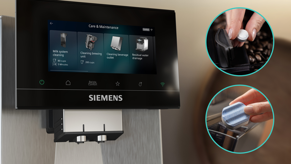 Siemens kahve makinesi bakım menüsü ve temizleme tableti girişi.